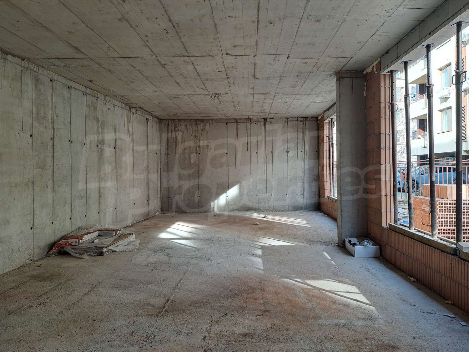 Gallery Picture