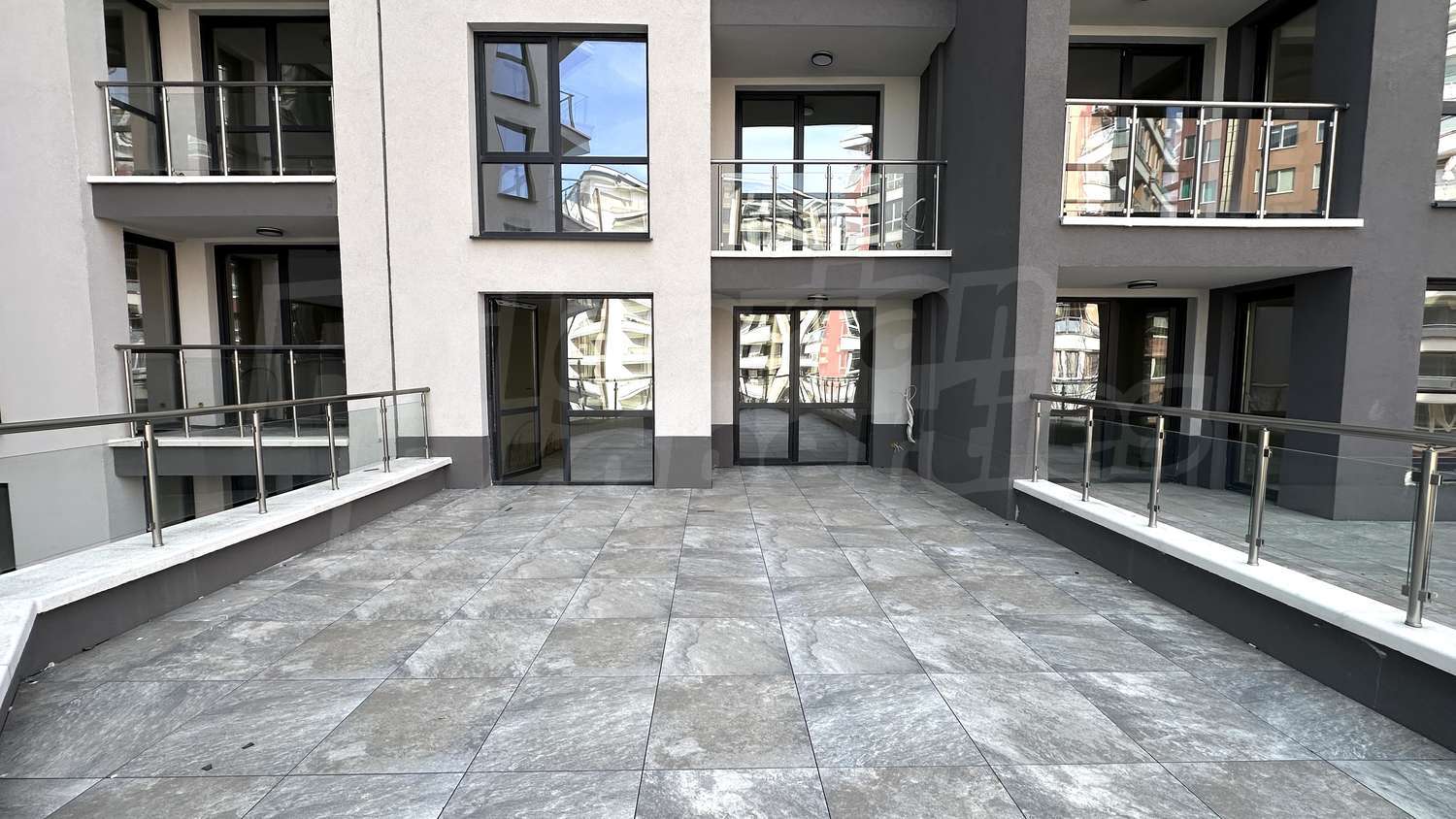 Gallery Picture