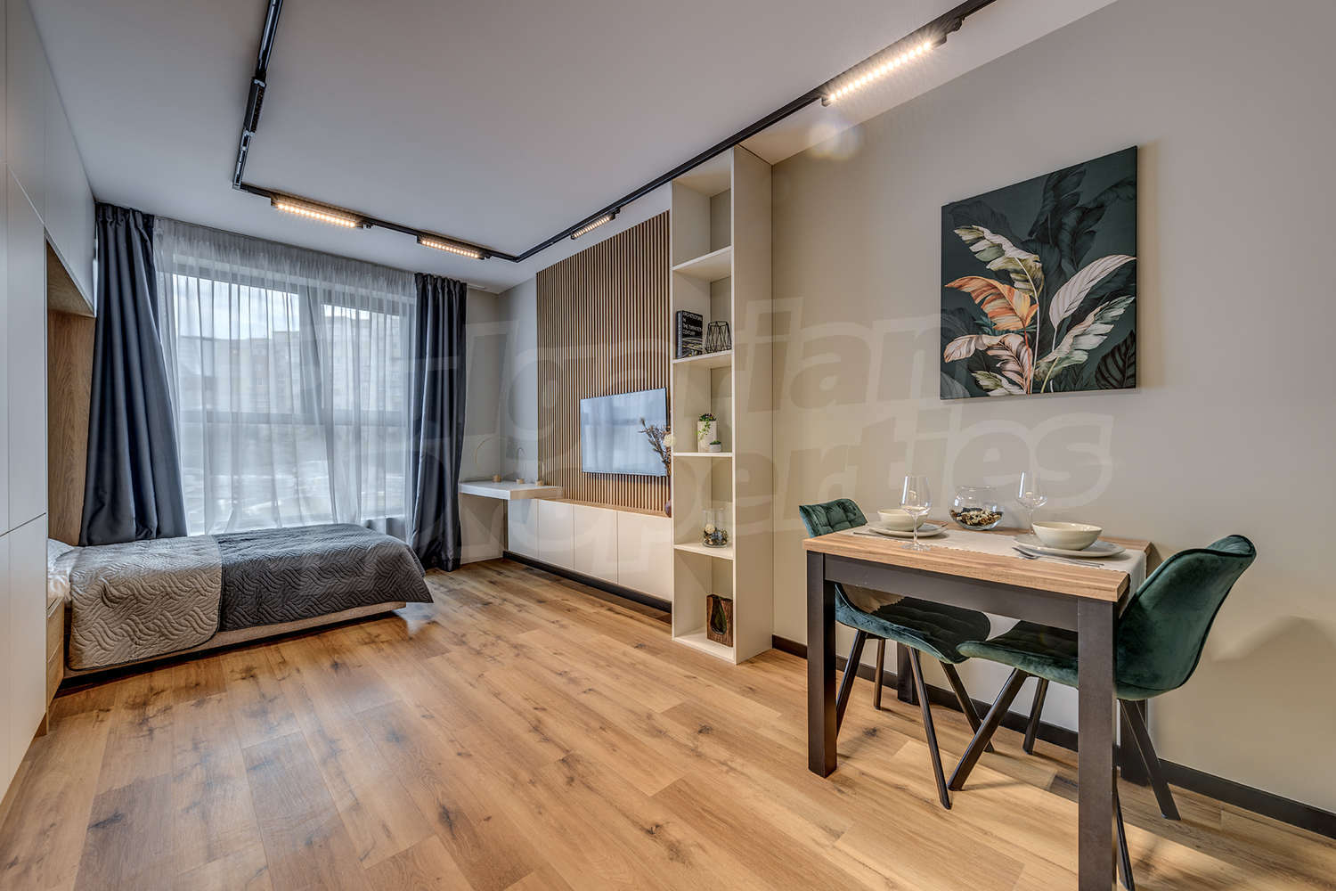 Gallery Picture