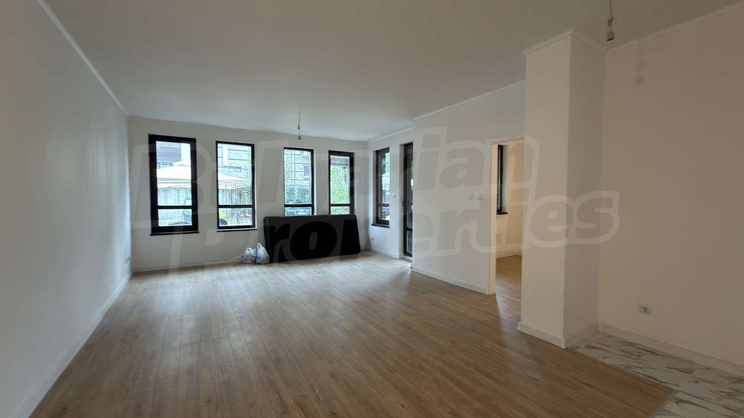 Gallery Picture