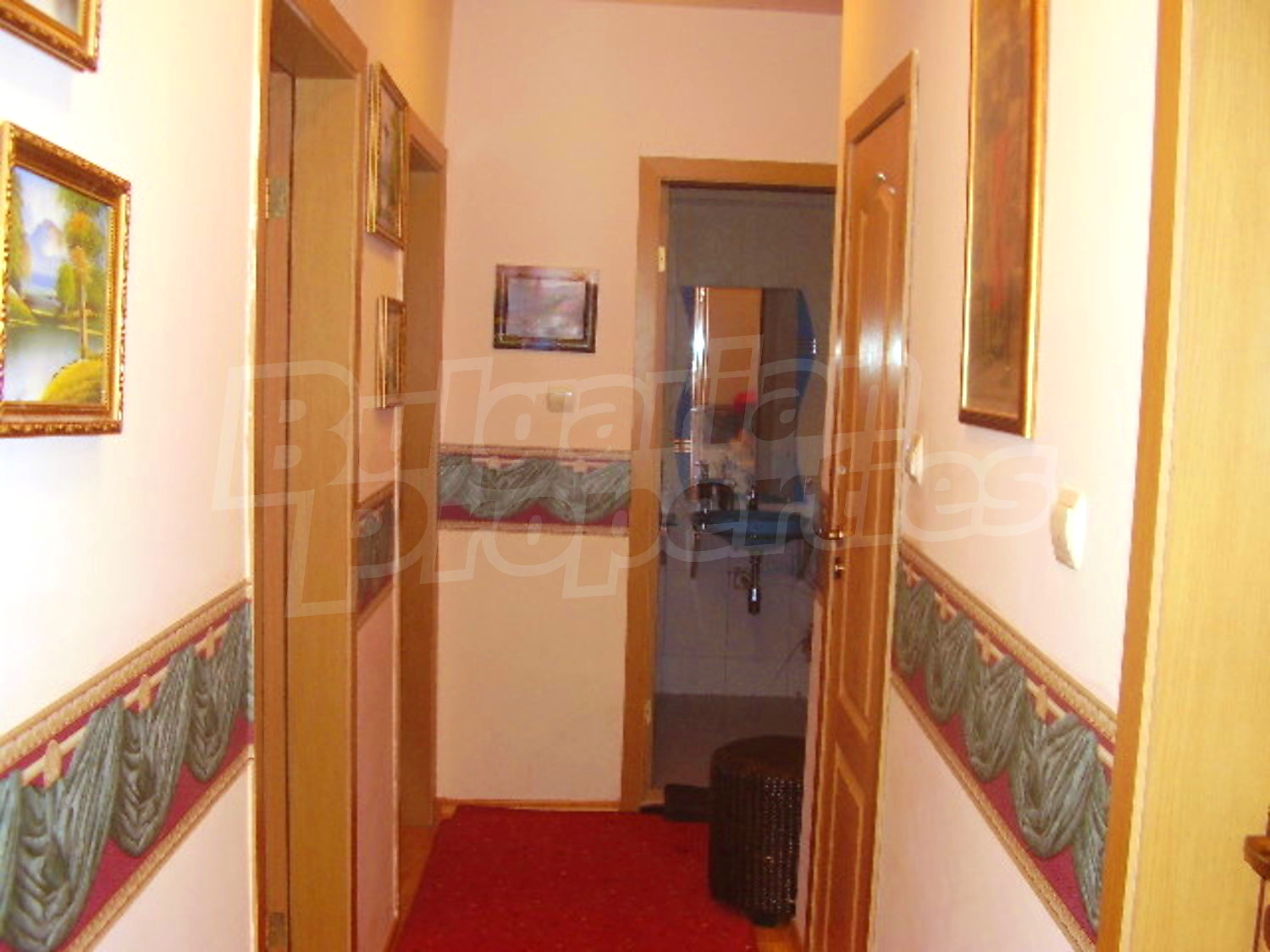 Gallery Picture 9