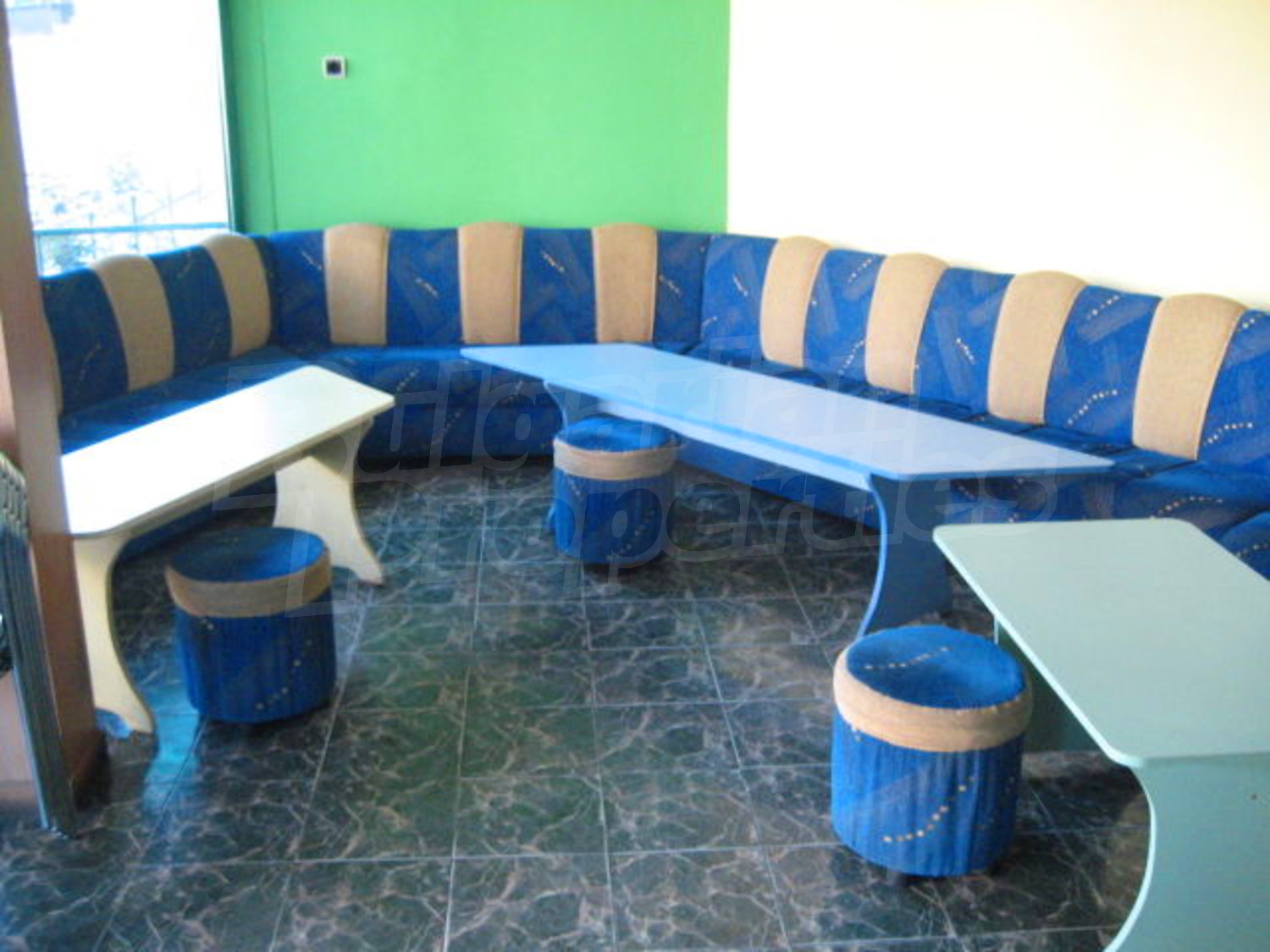 Gallery Picture 10