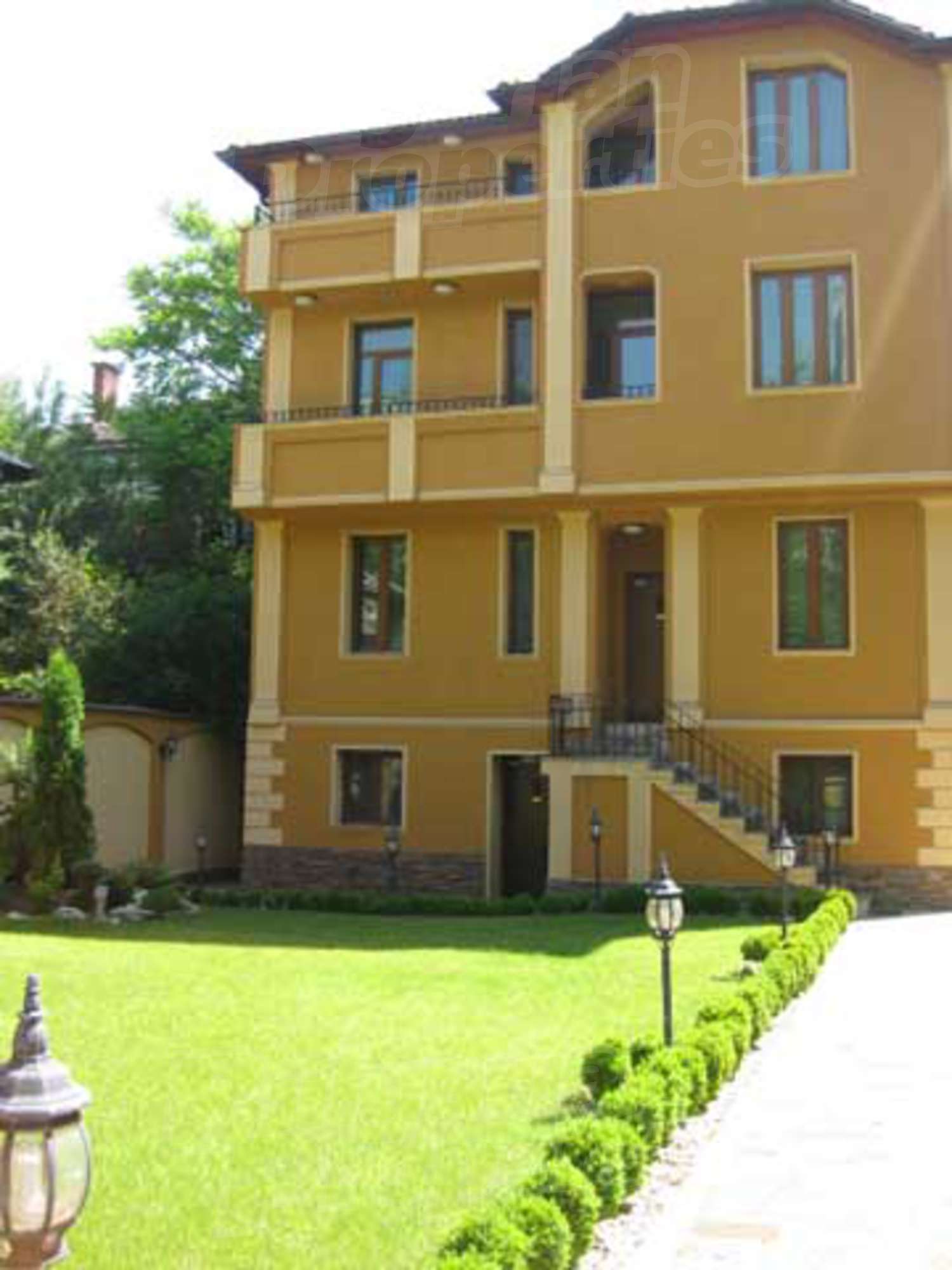Gallery Picture 2