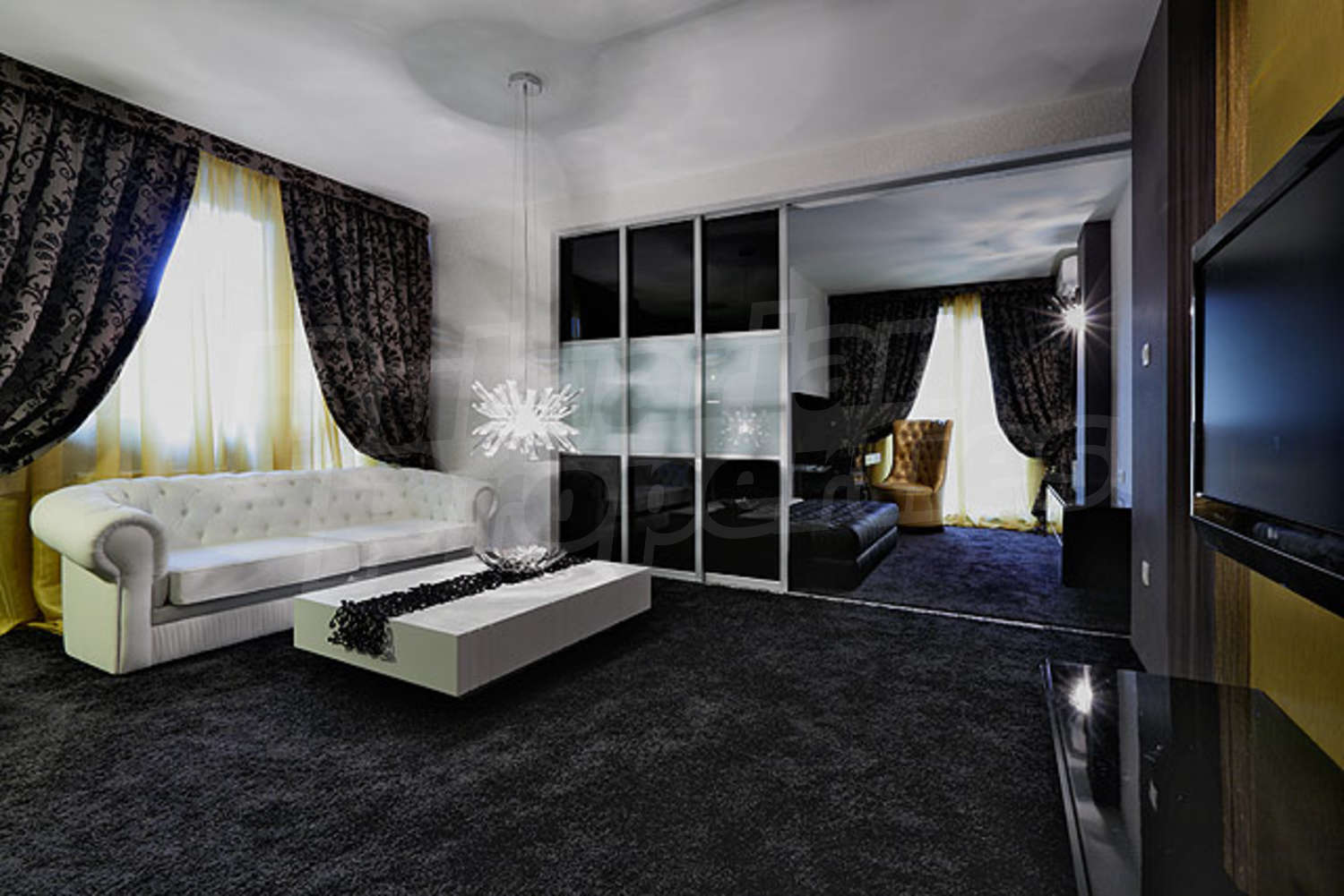 Gallery Picture 4