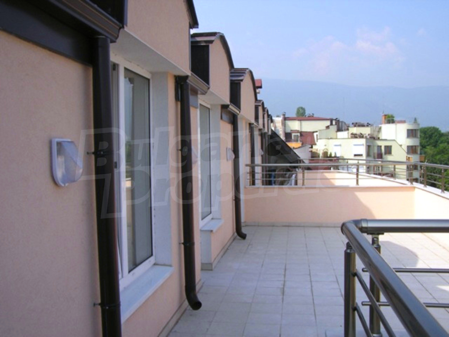 Gallery Picture 15