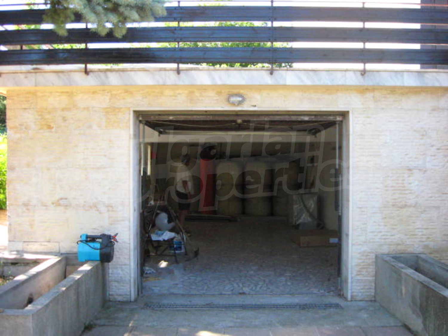 Gallery Picture 12