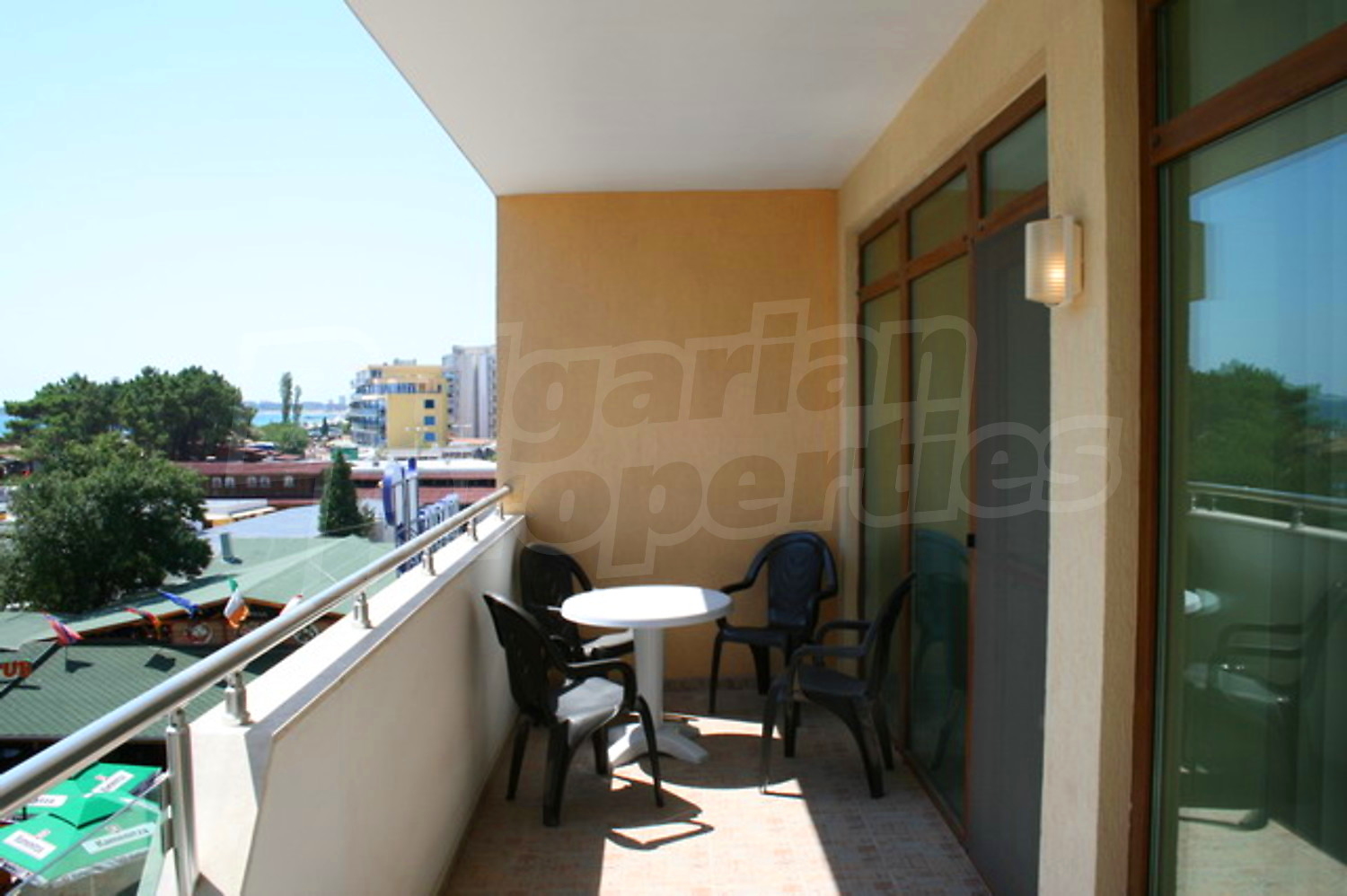 Gallery Picture 9