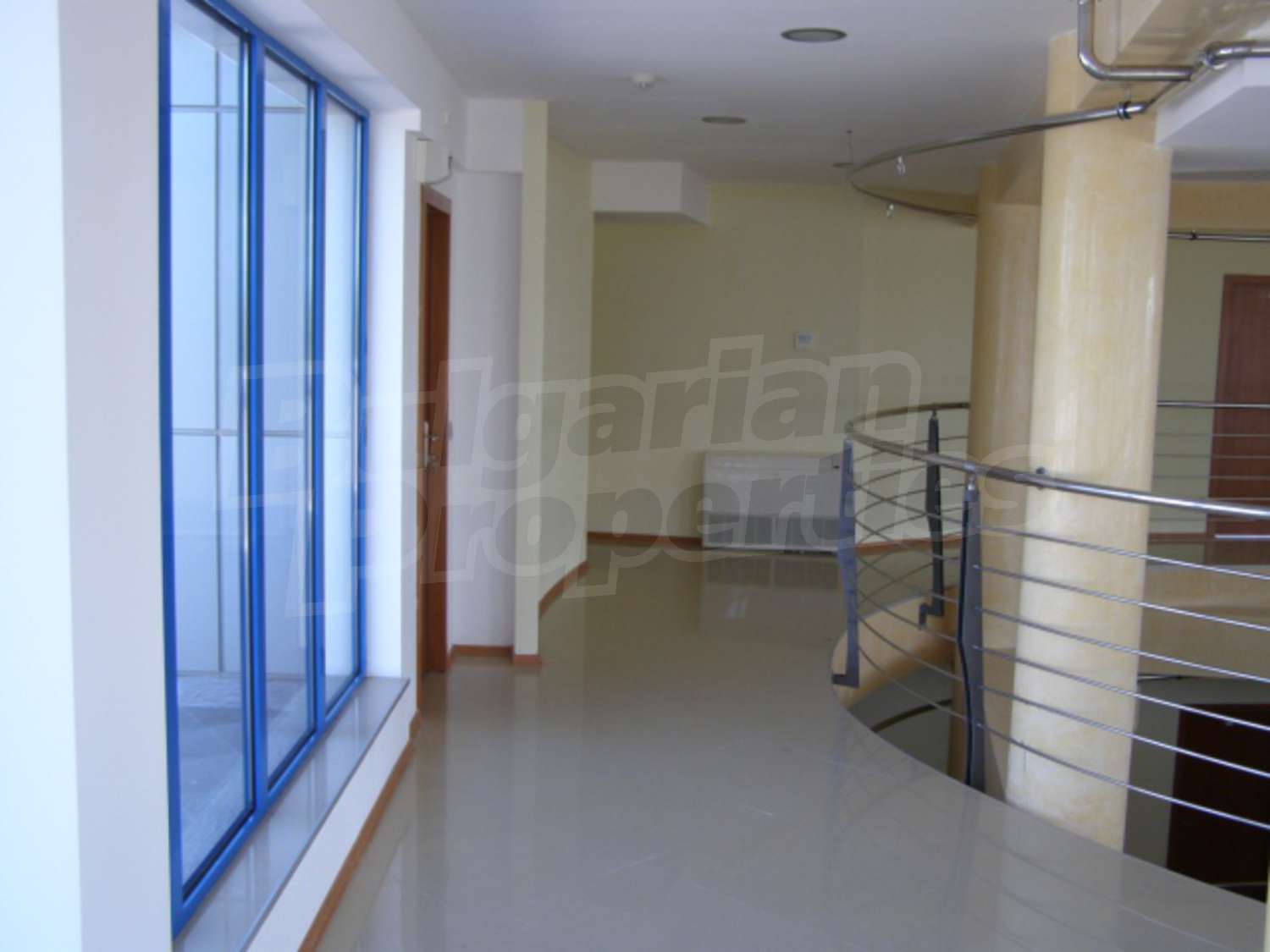 Gallery Picture 10