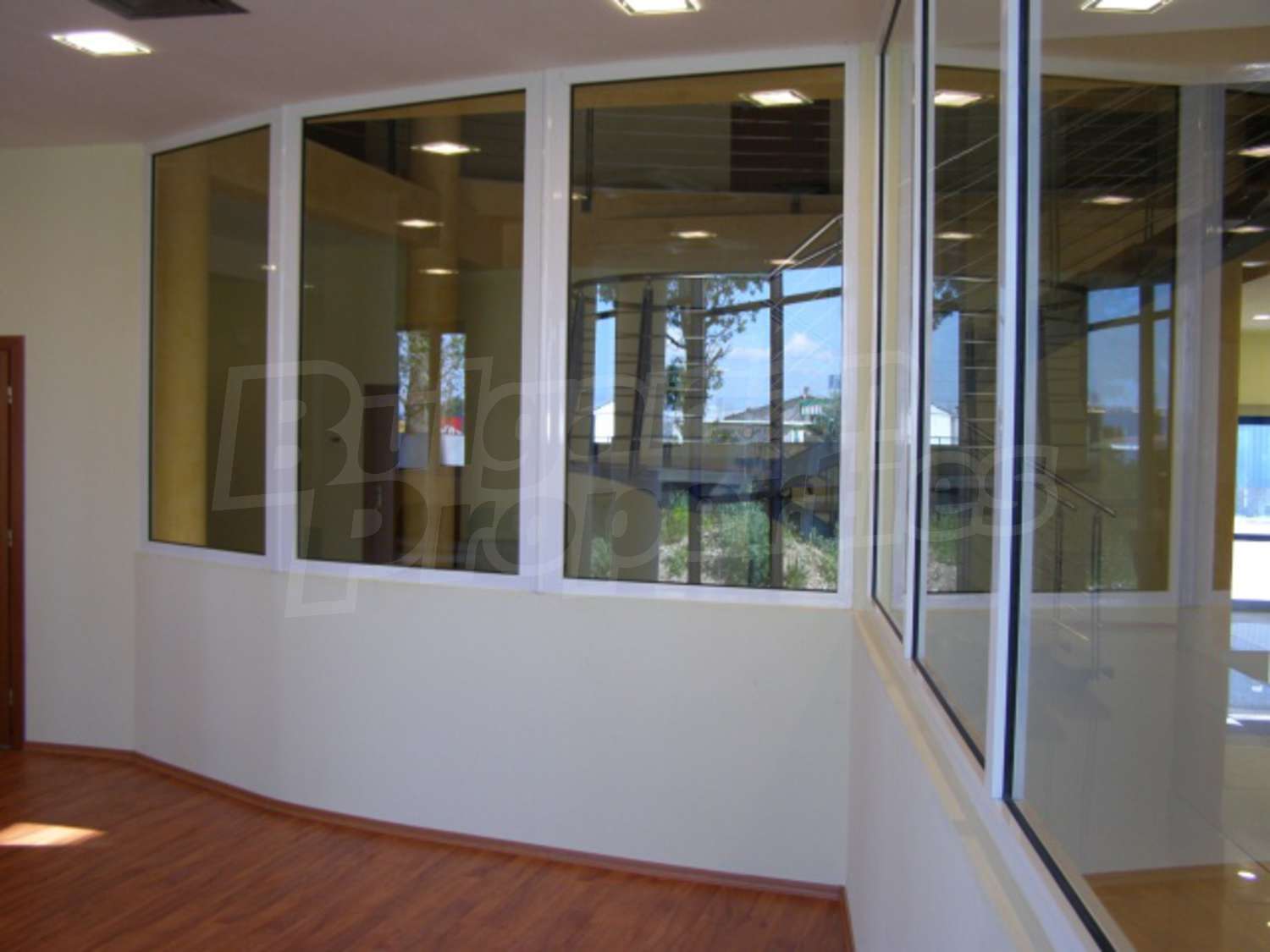 Gallery Picture 6