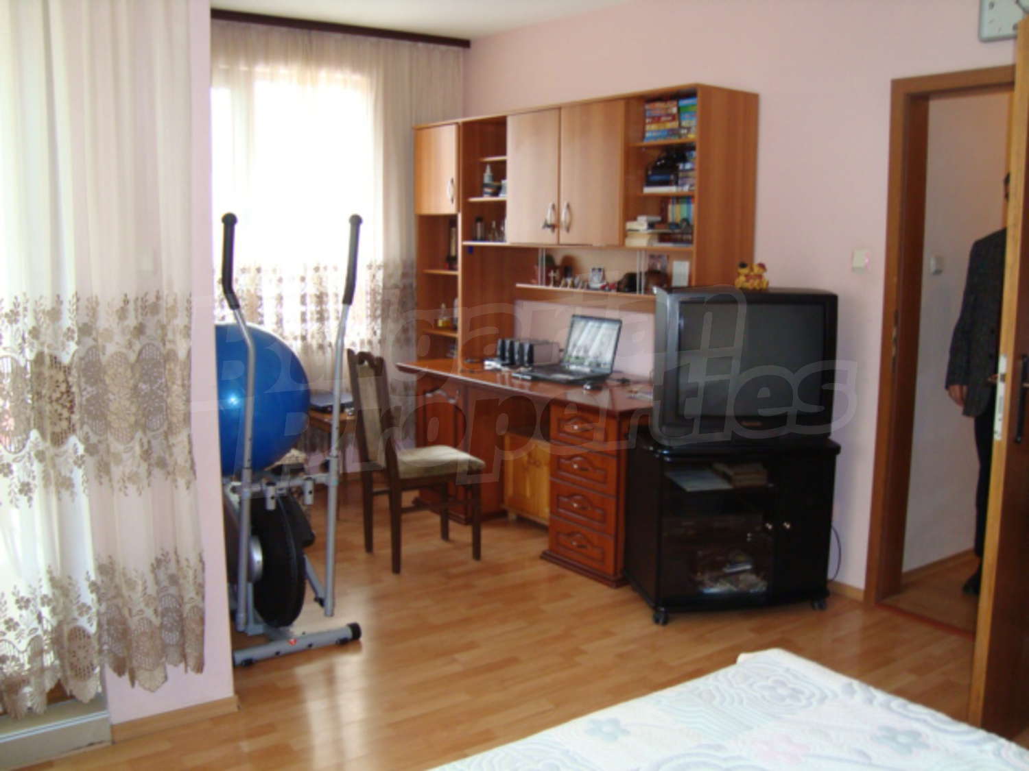Gallery Picture 9