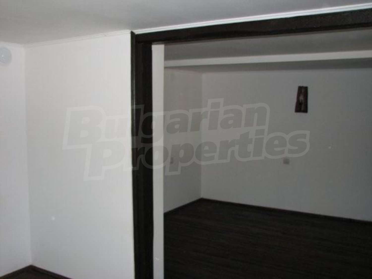 Gallery Picture 12