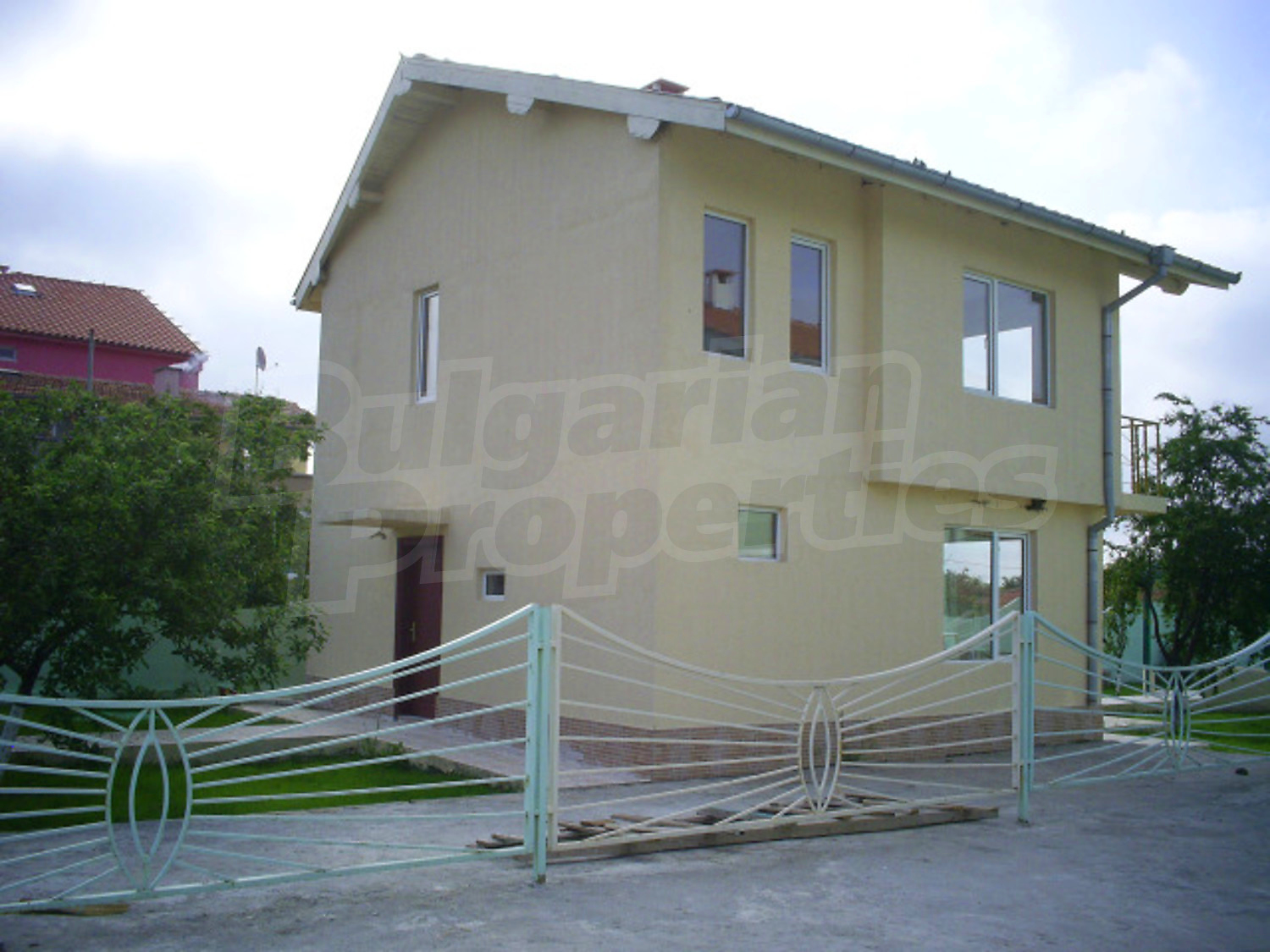 Gallery Picture 4