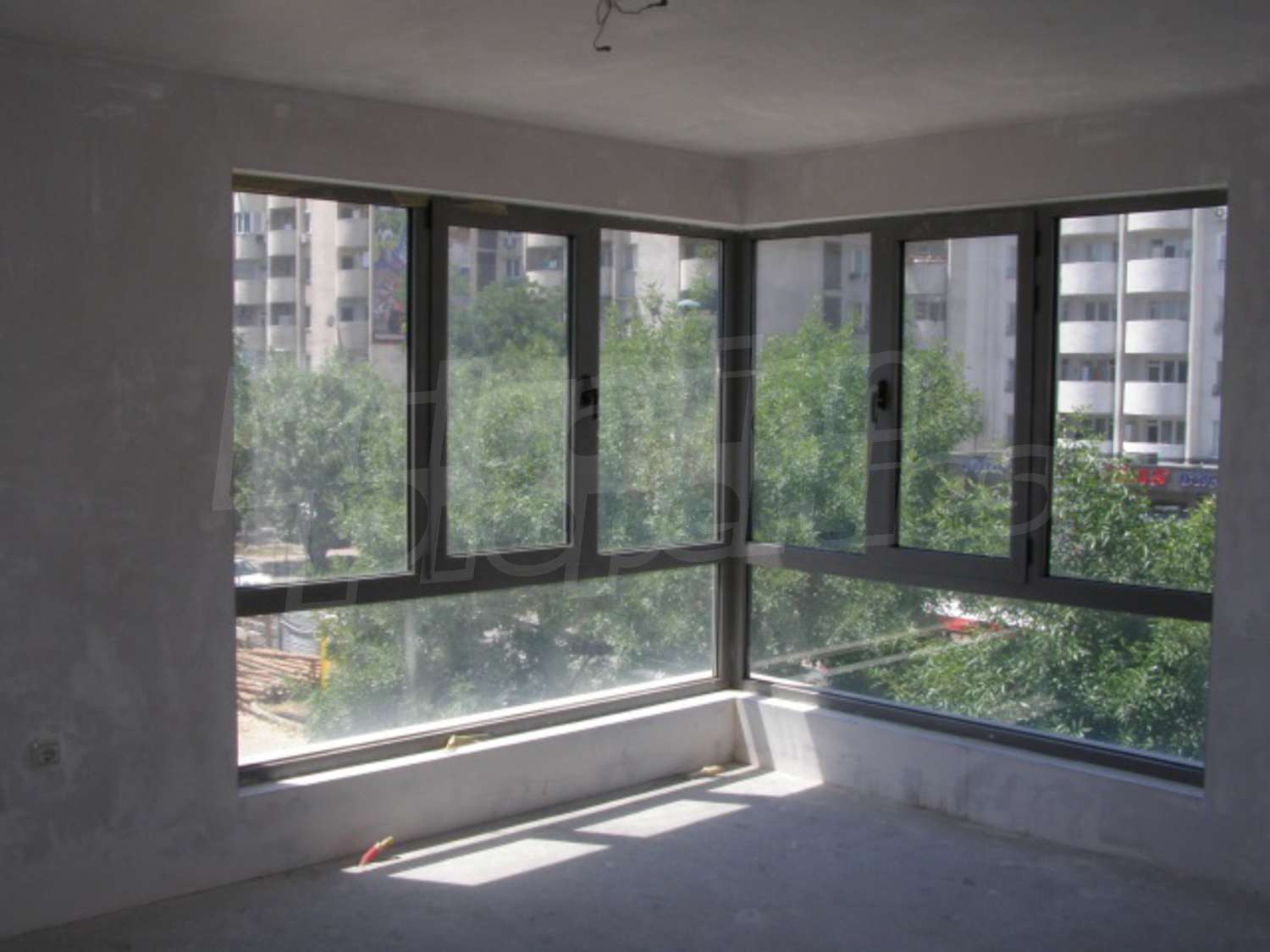 Gallery Picture 10