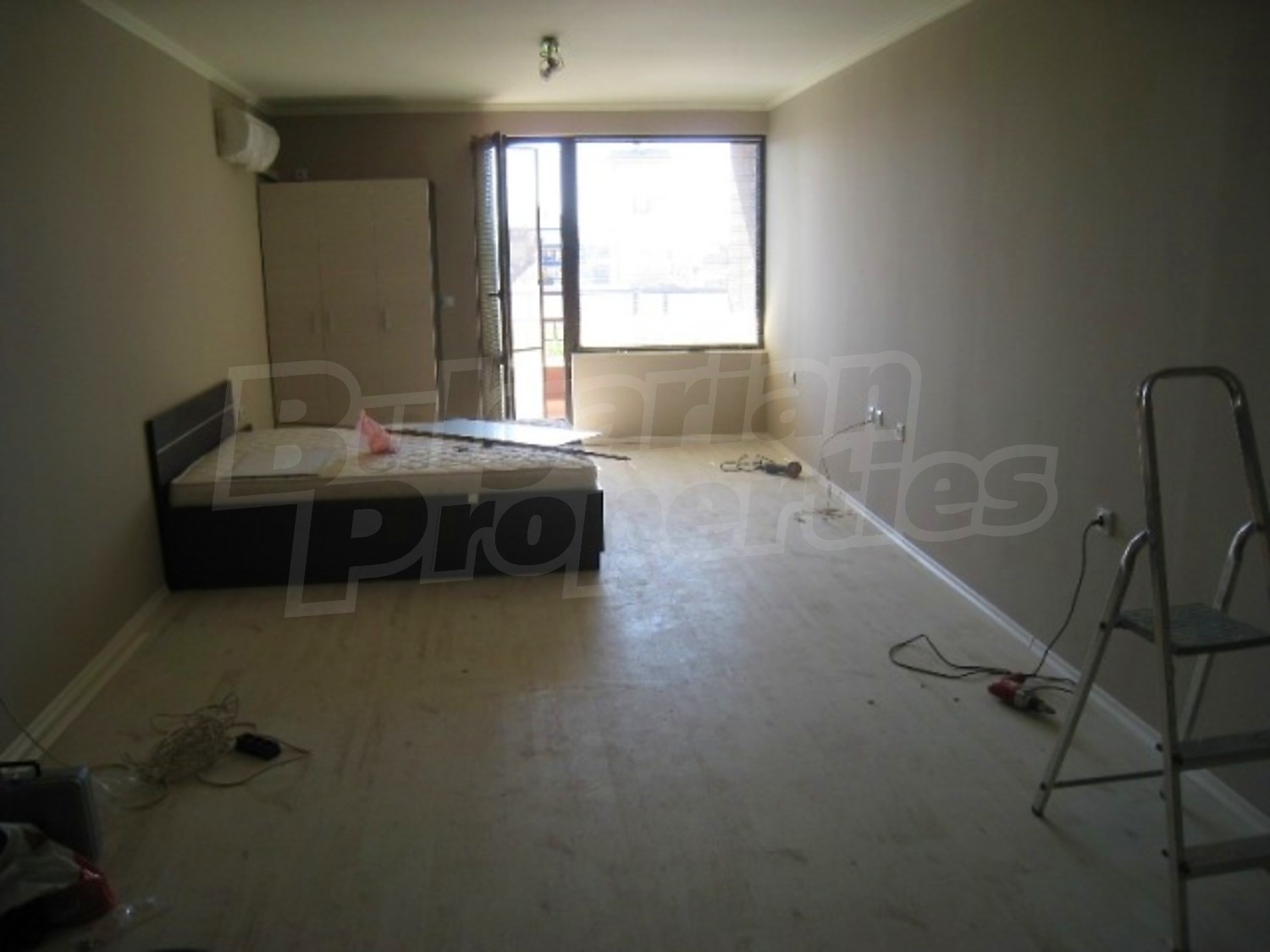 Gallery Picture 12