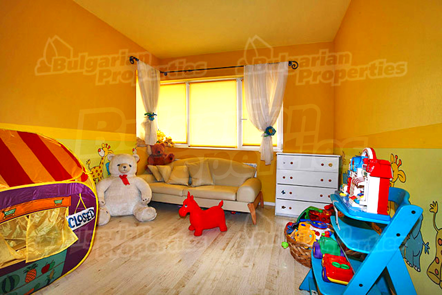 Gallery Picture 10