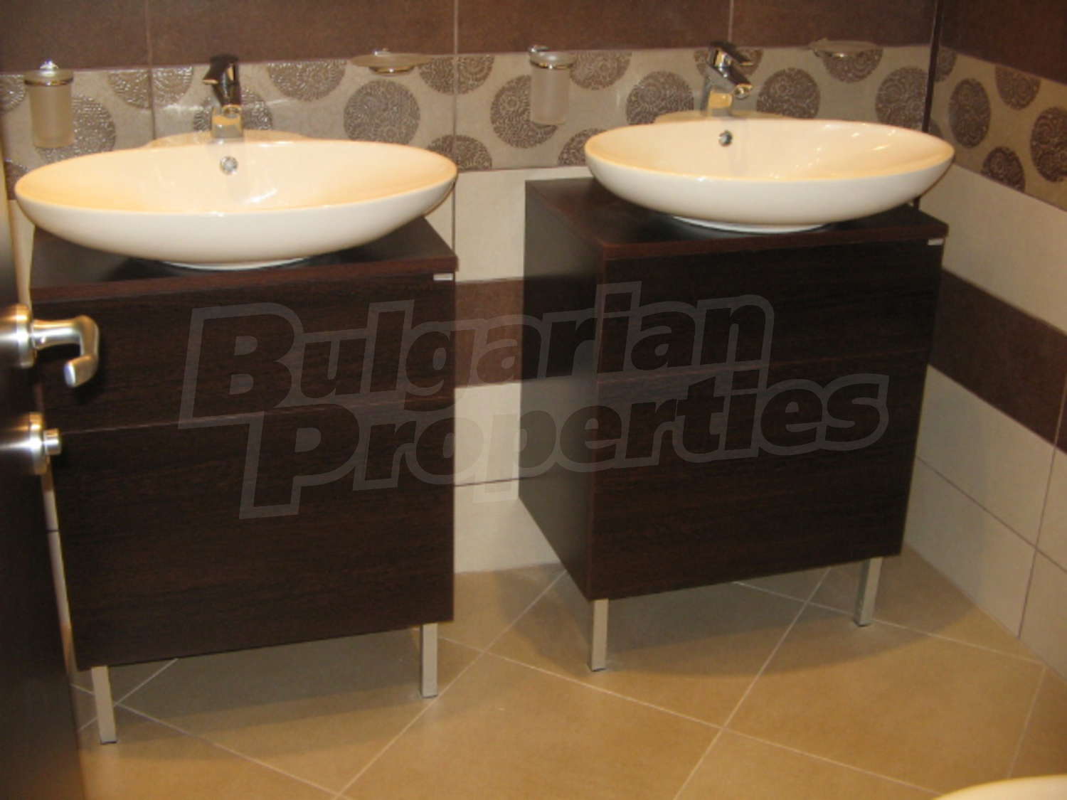 Gallery Picture 10