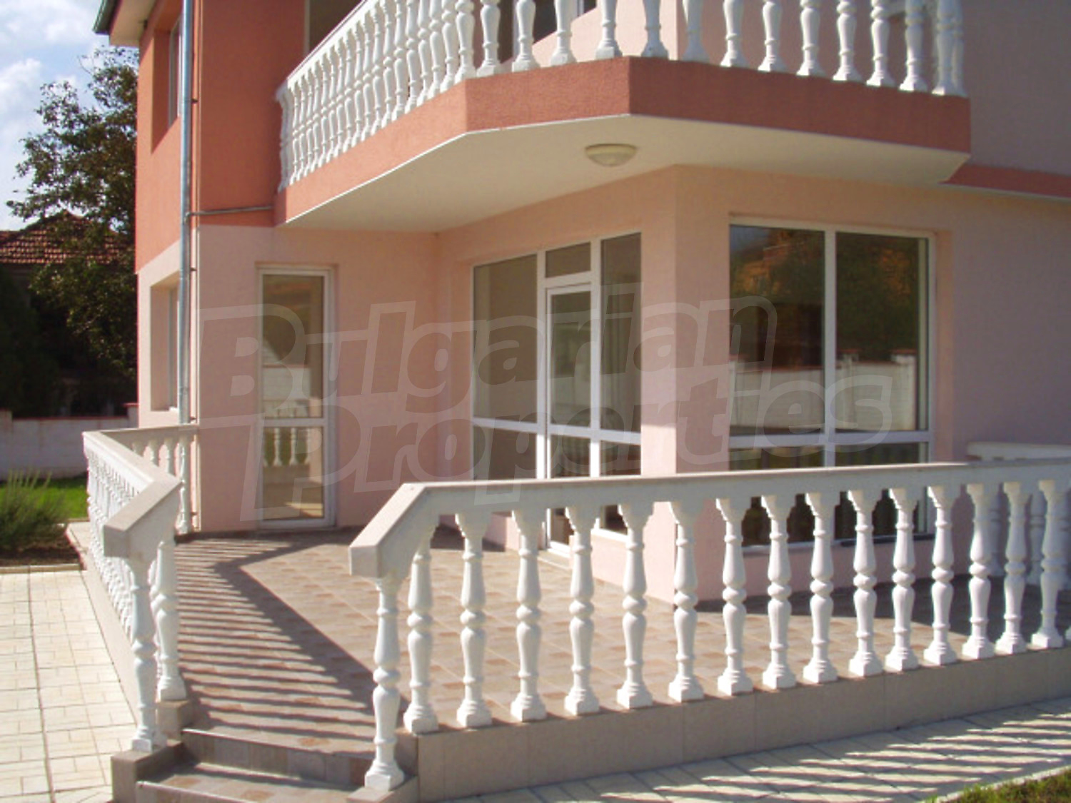 Gallery Picture 5