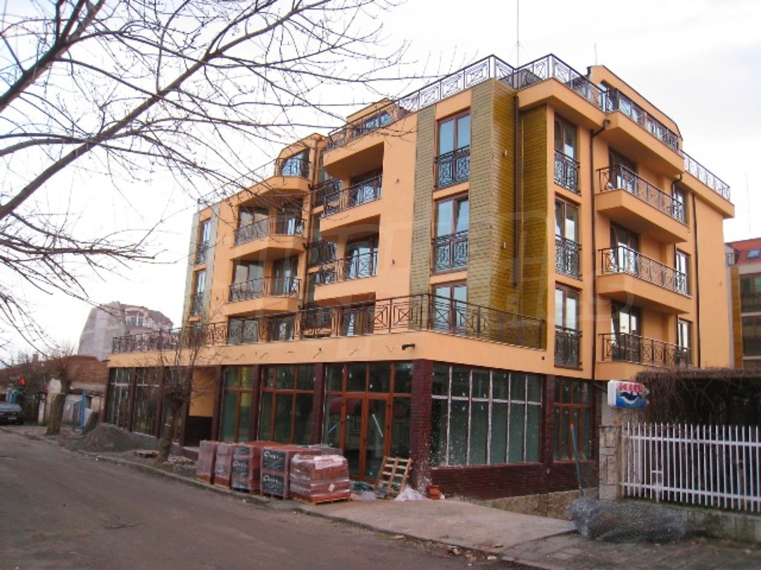 Gallery Picture 2