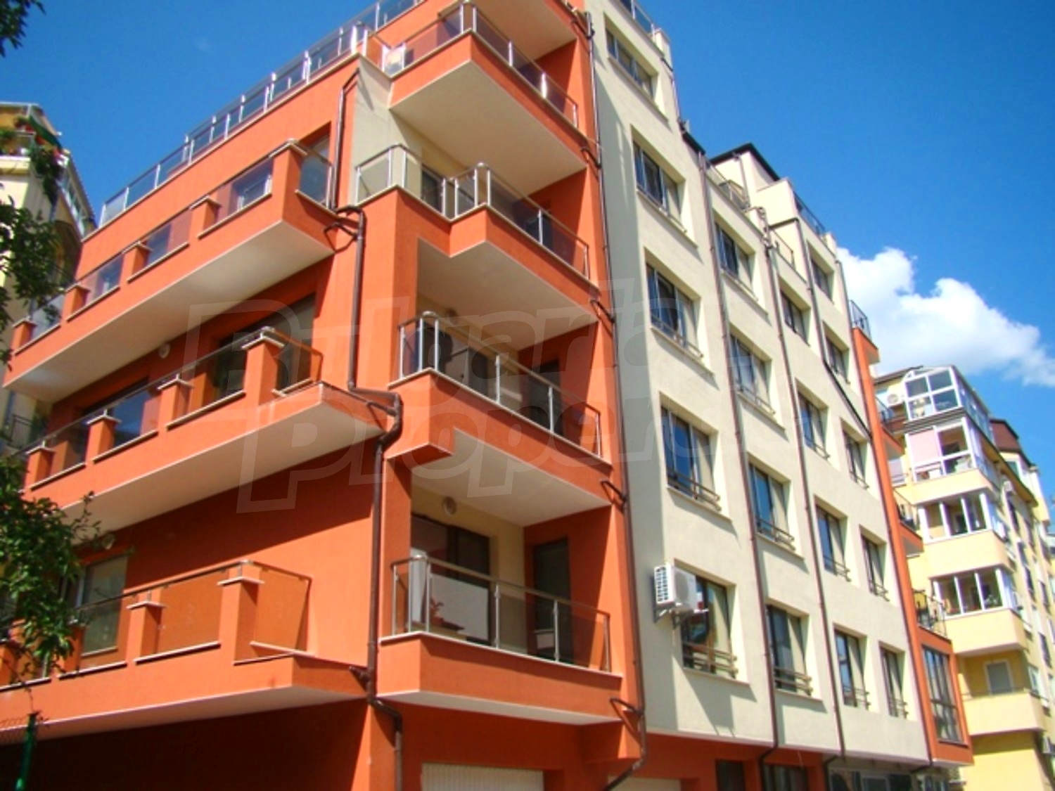 Features and extras of the property Large apartment for sale in Sofia, Bulgaria Large