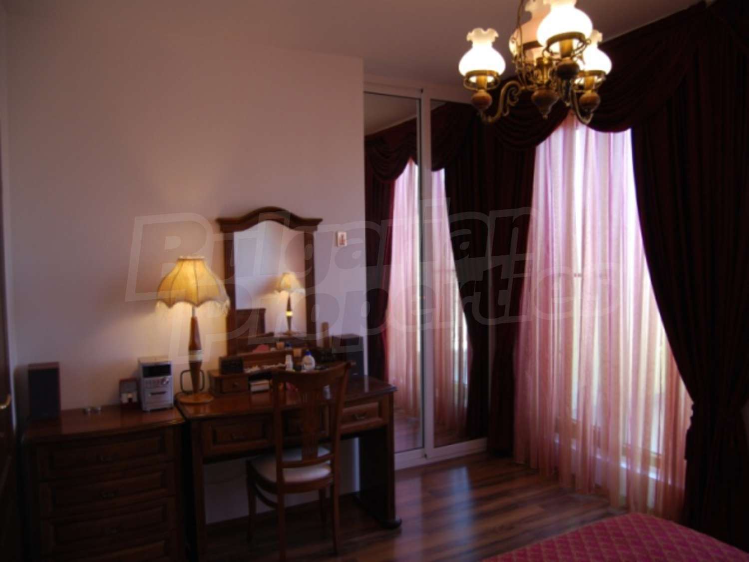 Gallery Picture 10