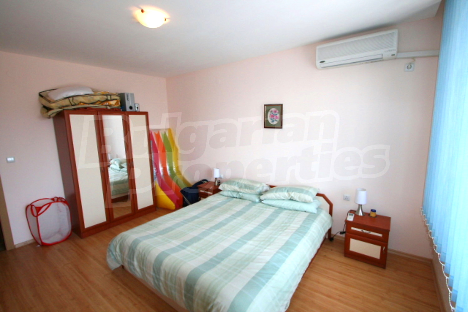 Gallery Picture 12