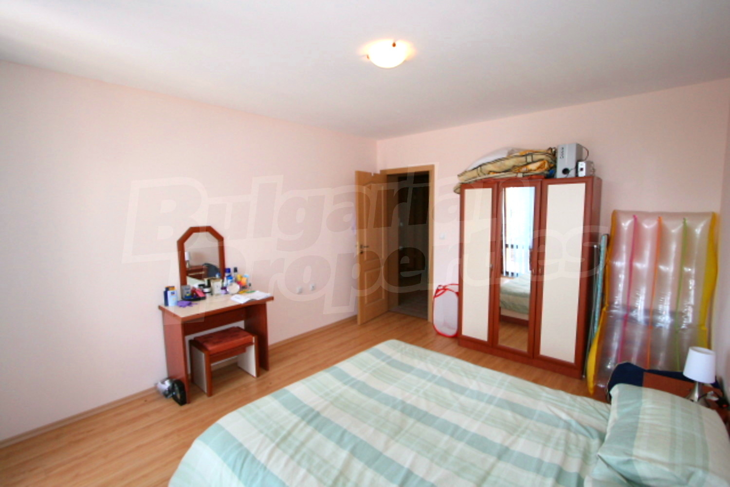 Gallery Picture 9
