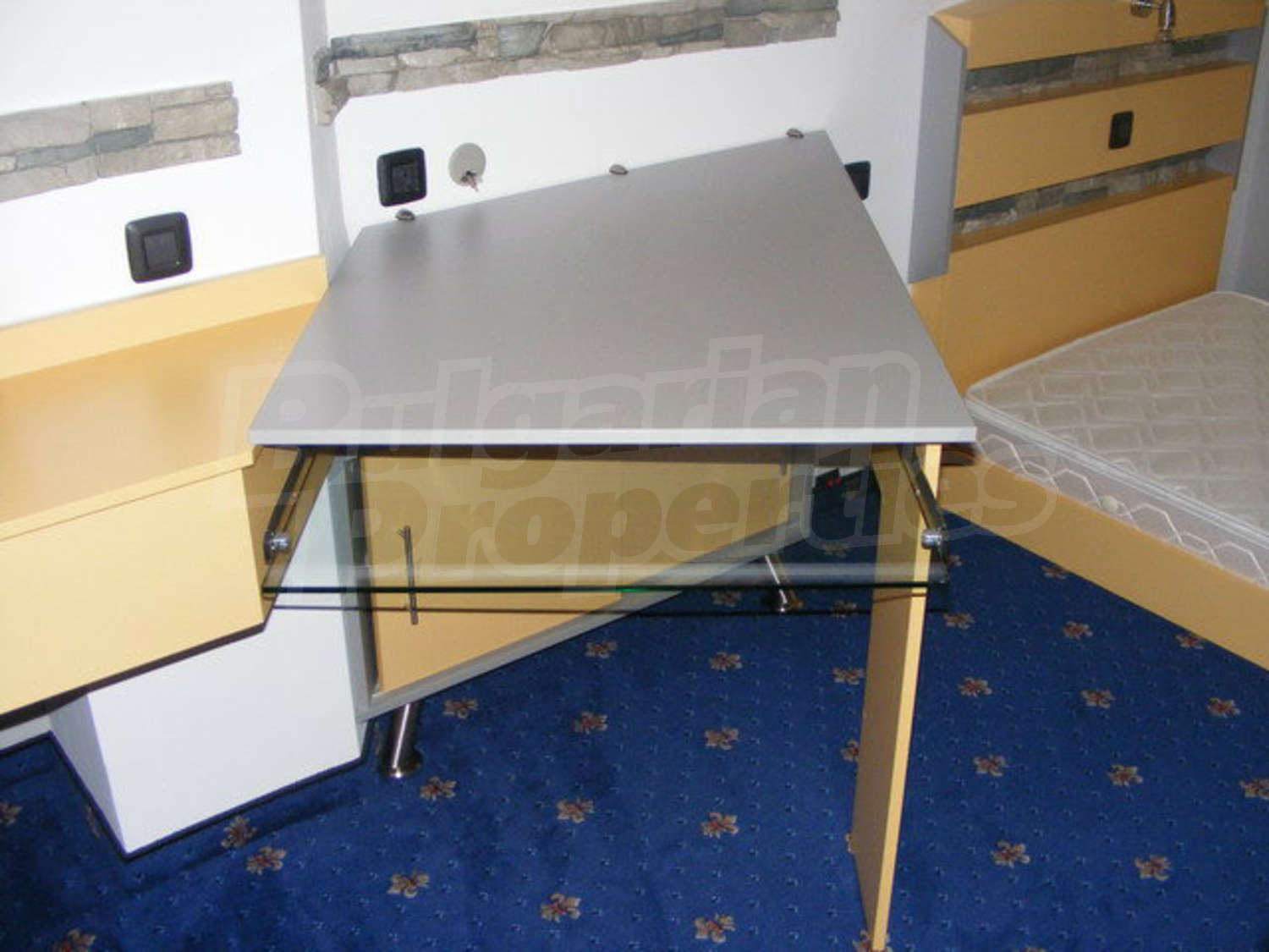 Gallery Picture 26
