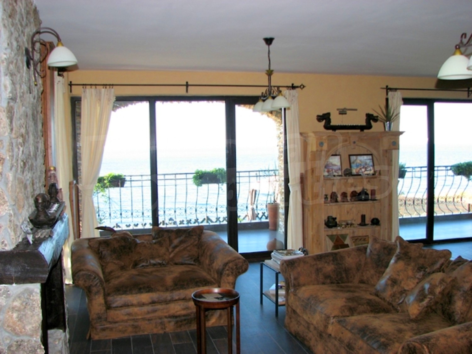 Gallery Picture 10