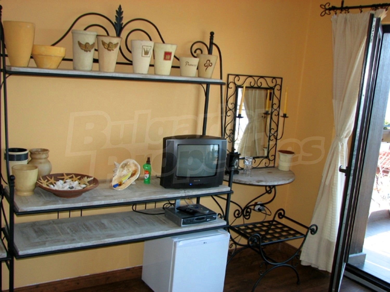 Gallery Picture 16