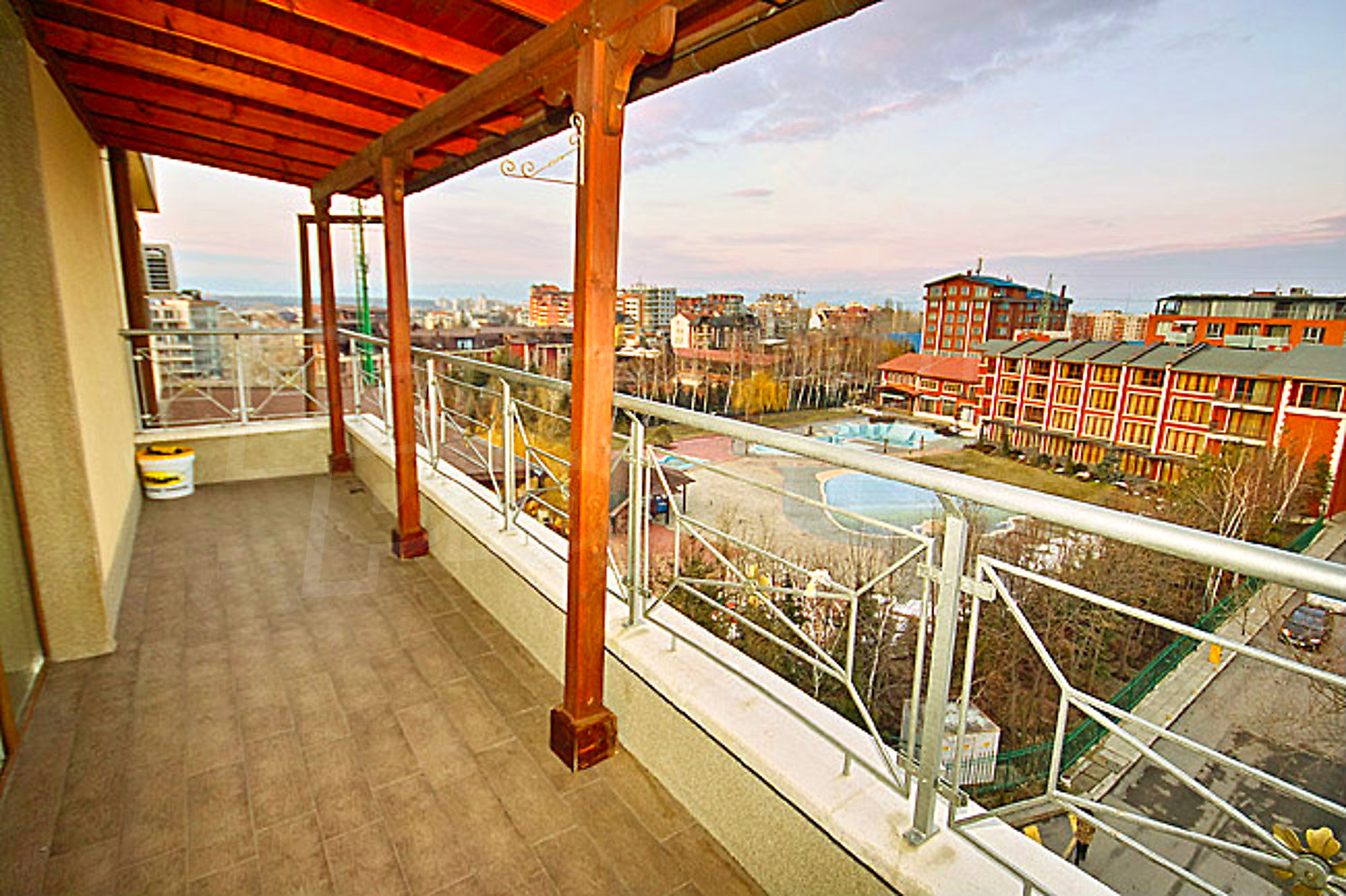 Gallery Picture 32