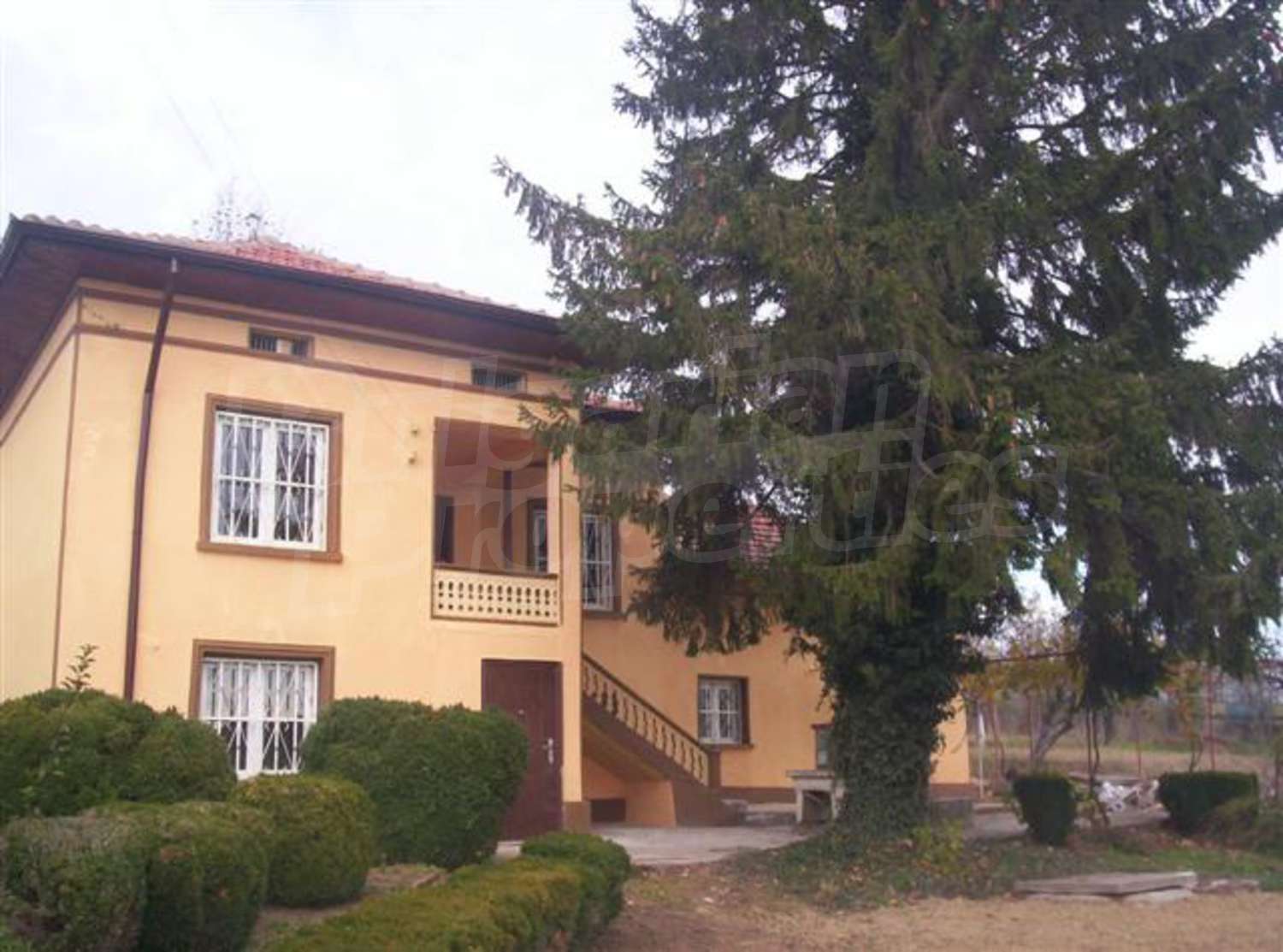 House for sale near Pleven, Bulgaria Twostorey house in Mechka