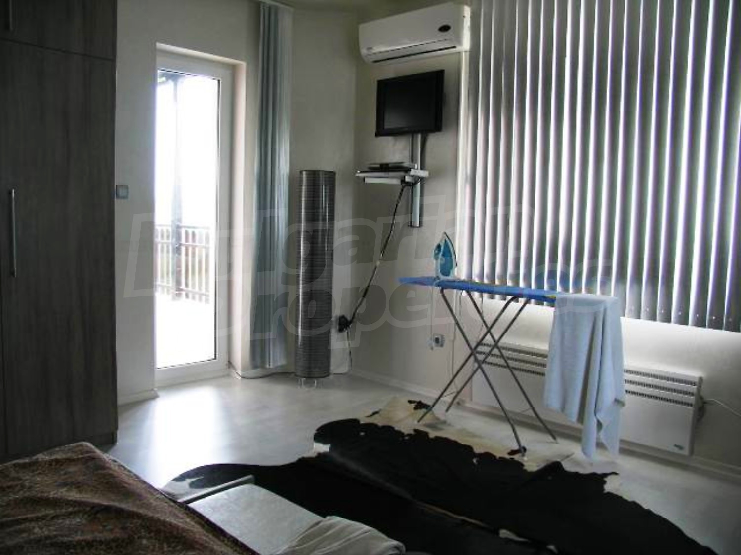 Gallery Picture 35