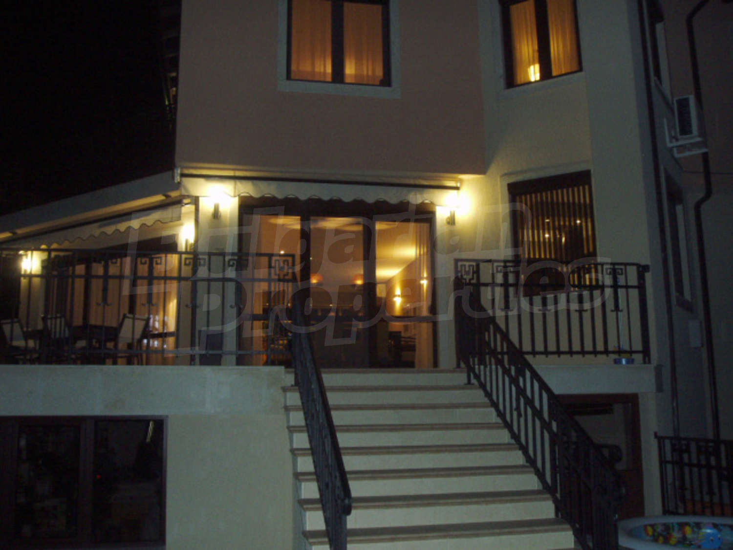 Gallery Picture 37