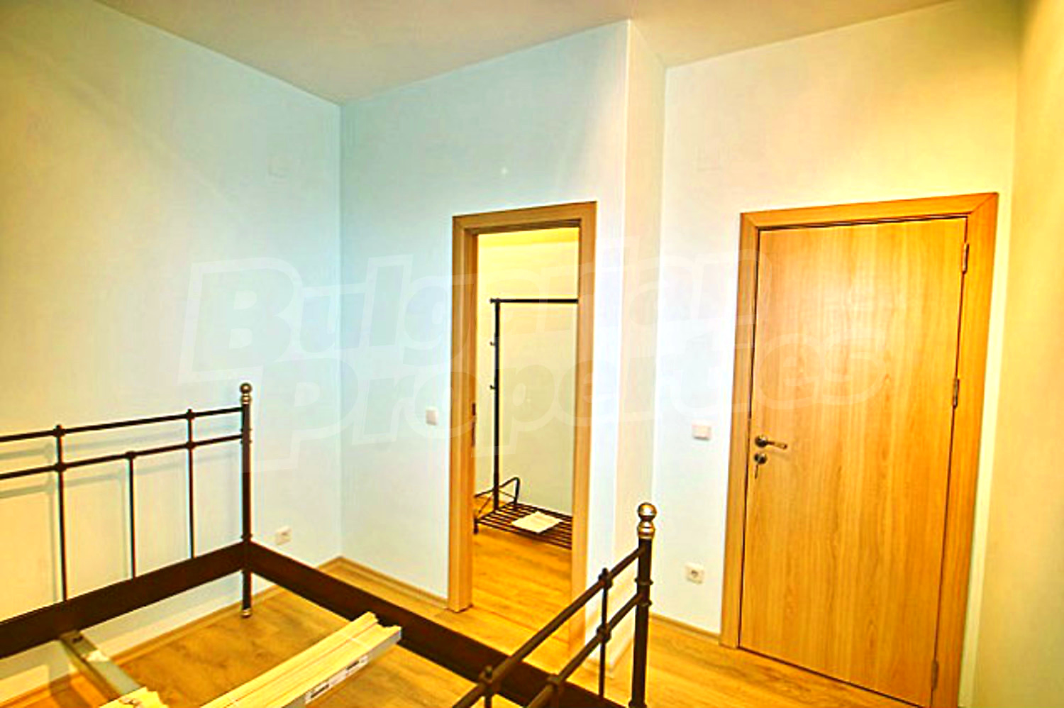 Gallery Picture 10