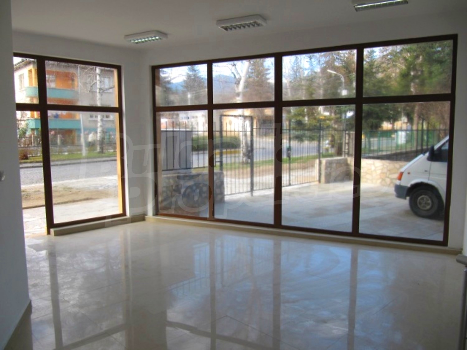 Gallery Picture 30