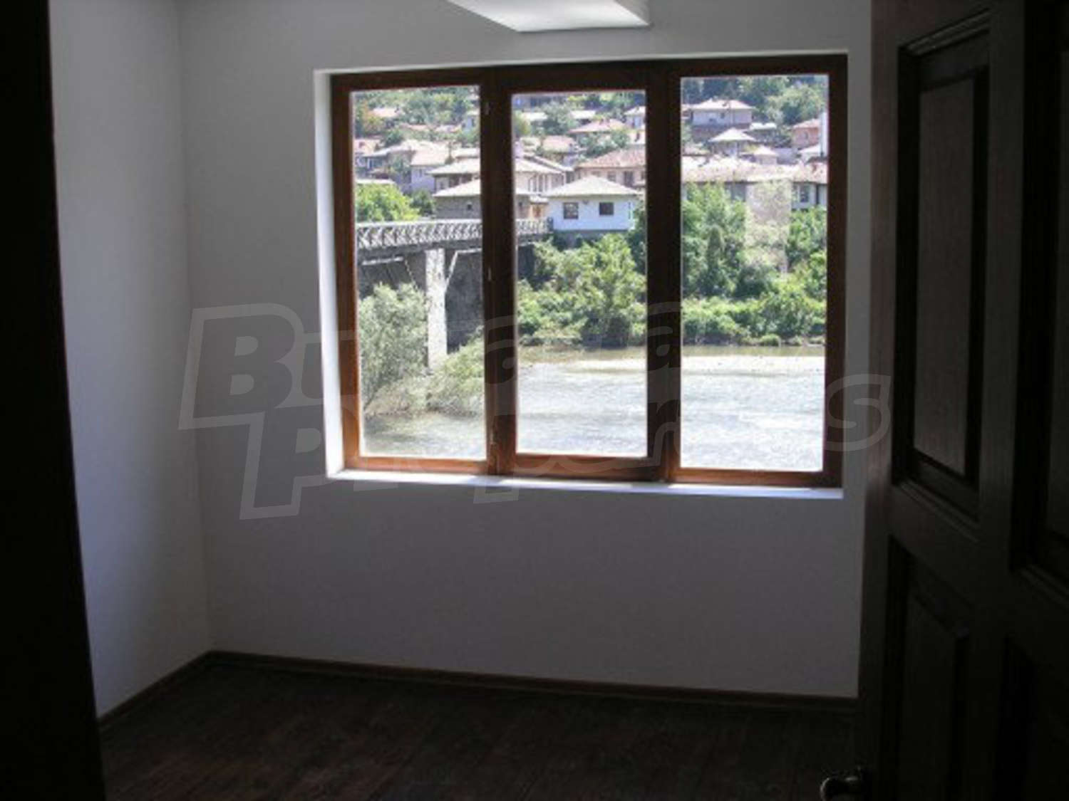 Gallery Picture 5