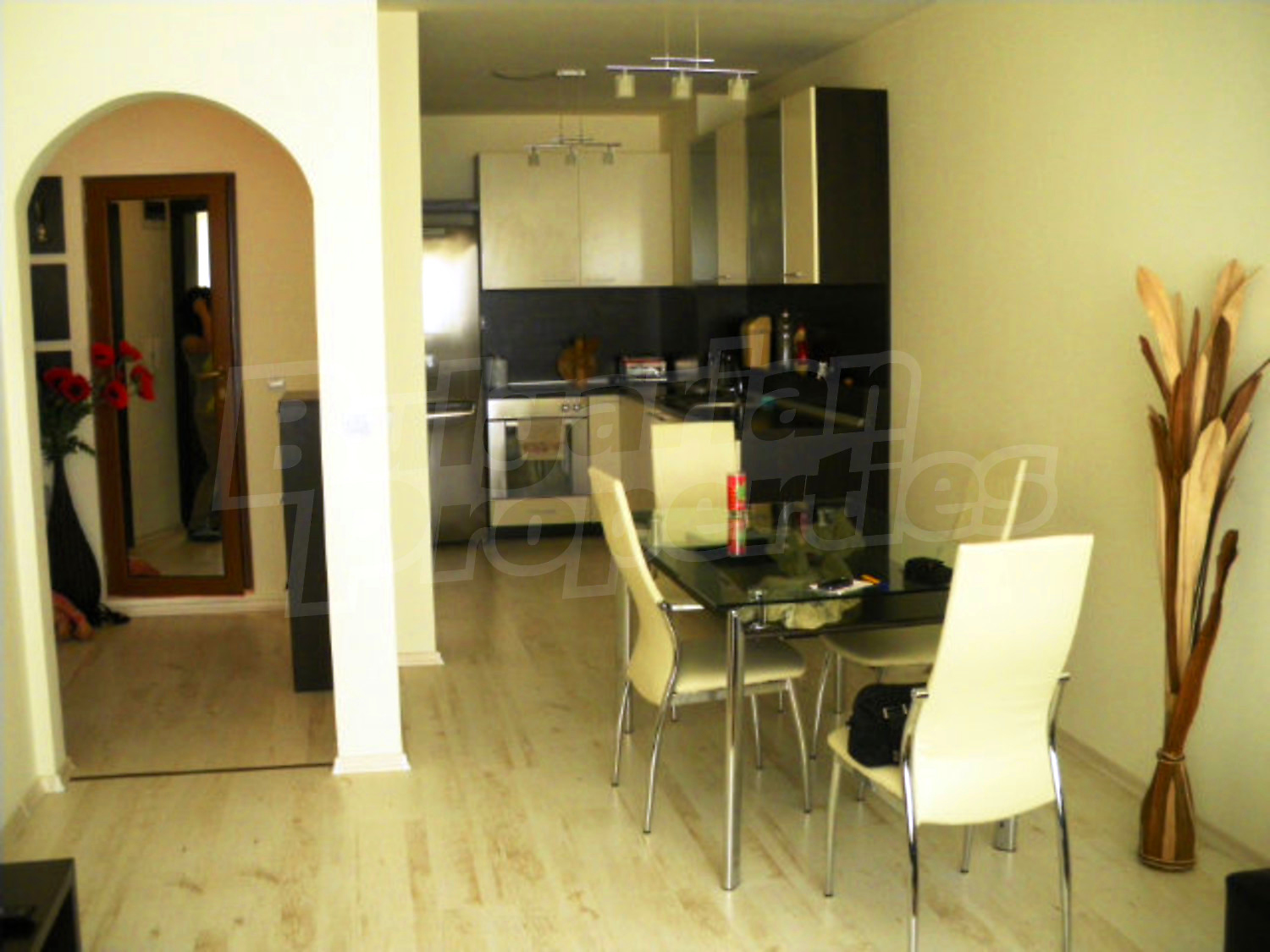 Gallery Picture 4
