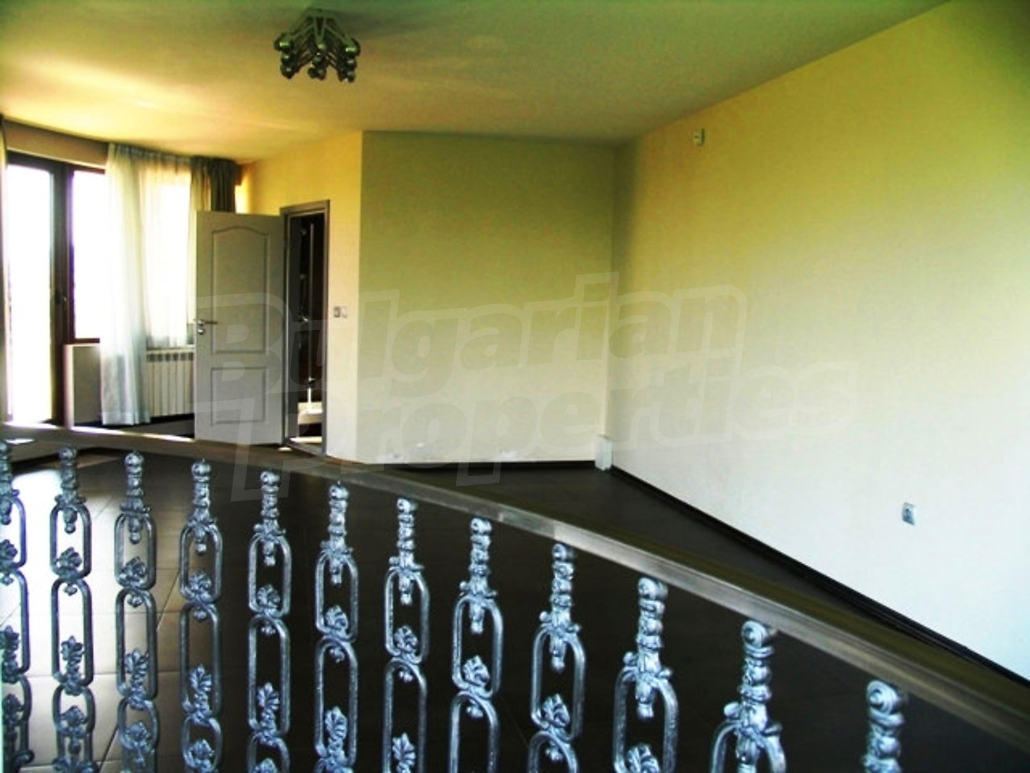 Gallery Picture 12