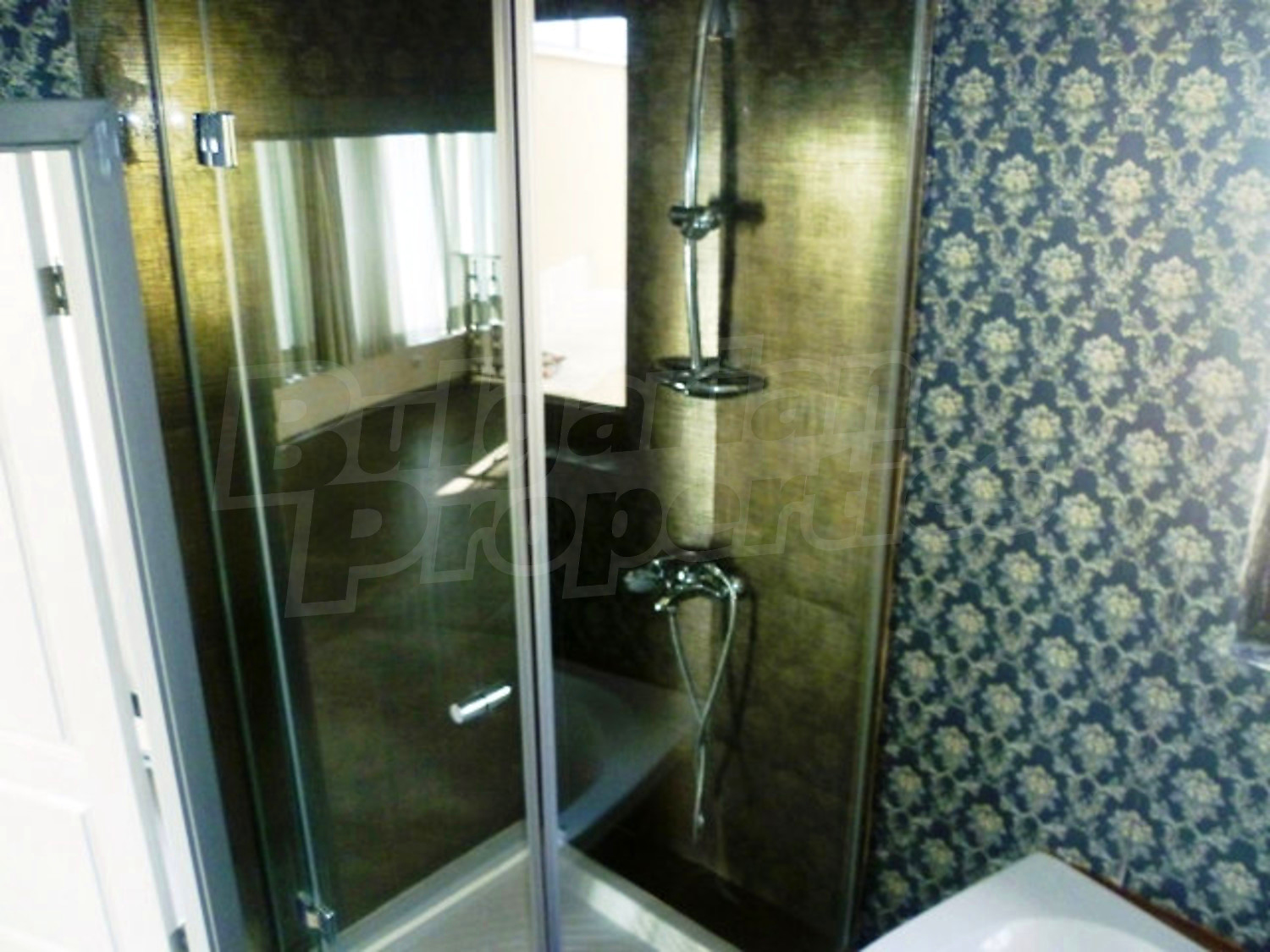 Gallery Picture 29