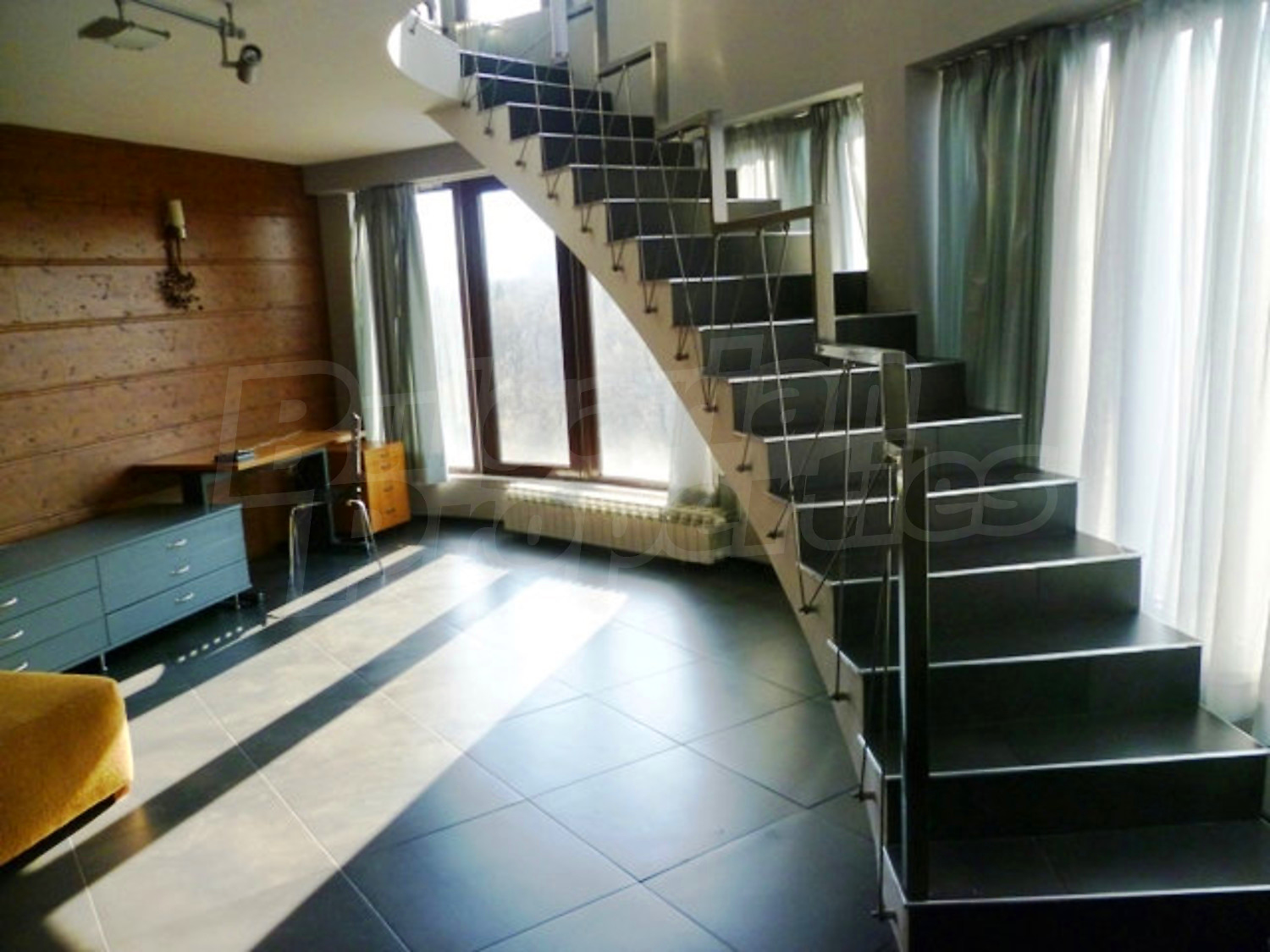 Gallery Picture 3