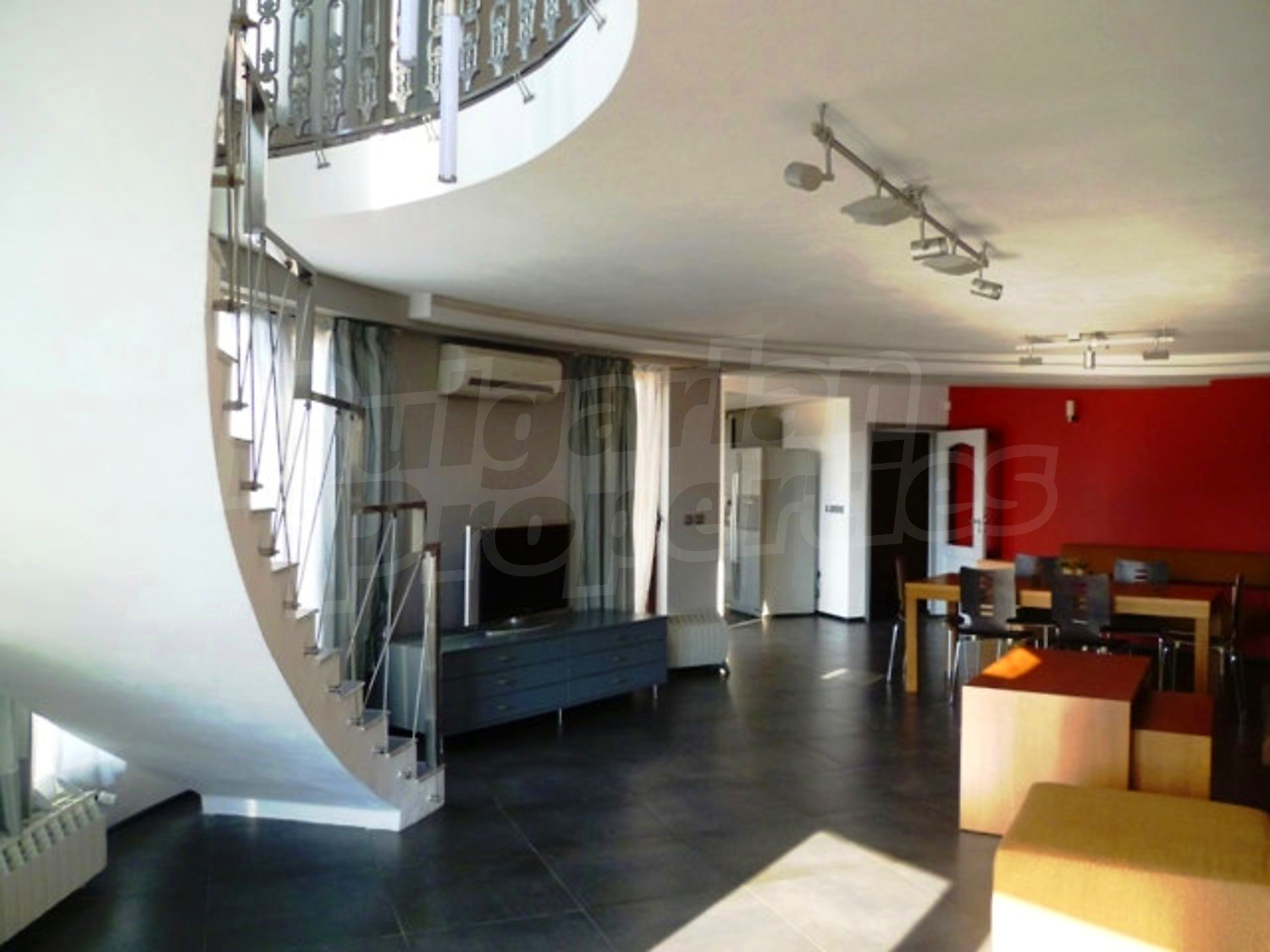 Gallery Picture 5