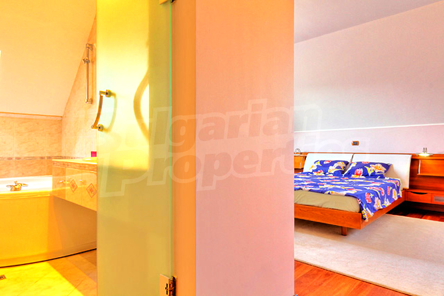 Gallery Picture 30