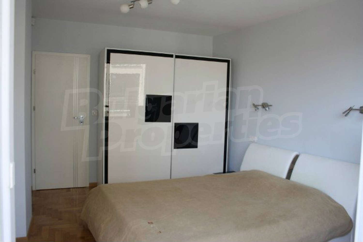 Gallery Picture 18