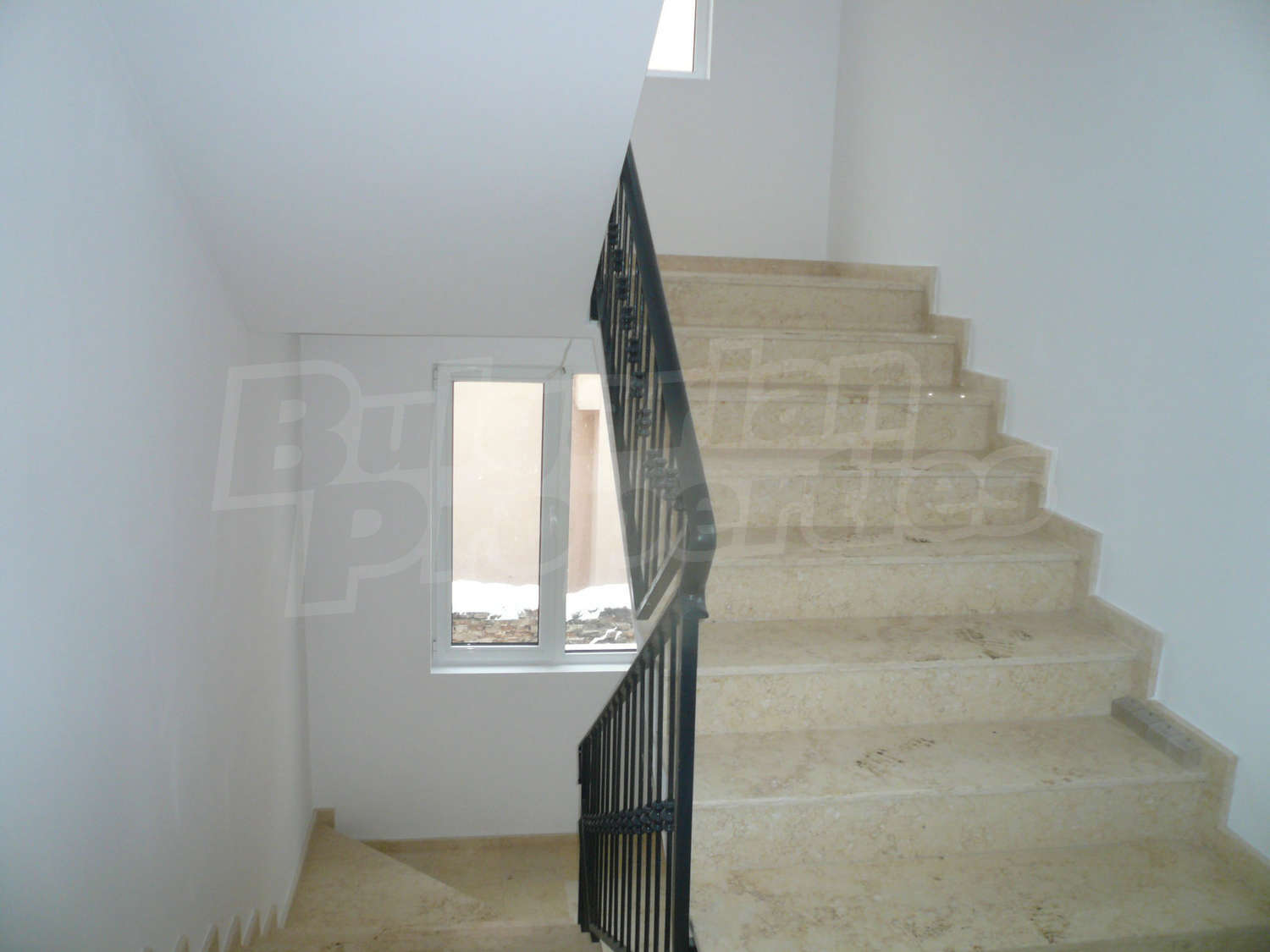 Gallery Picture 13