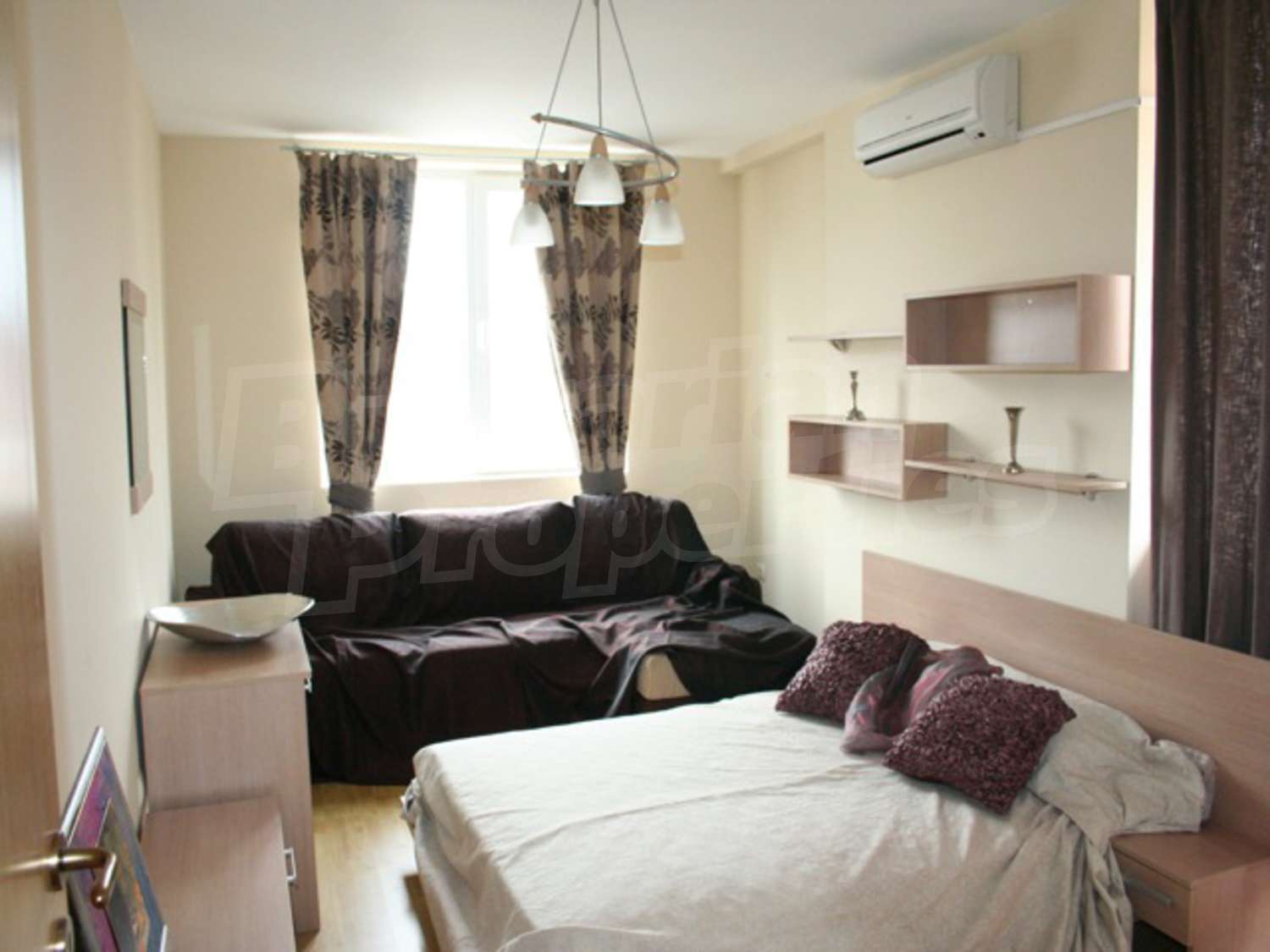Gallery Picture 9