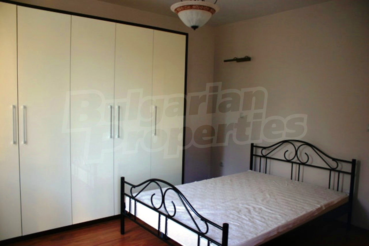 Gallery Picture 10