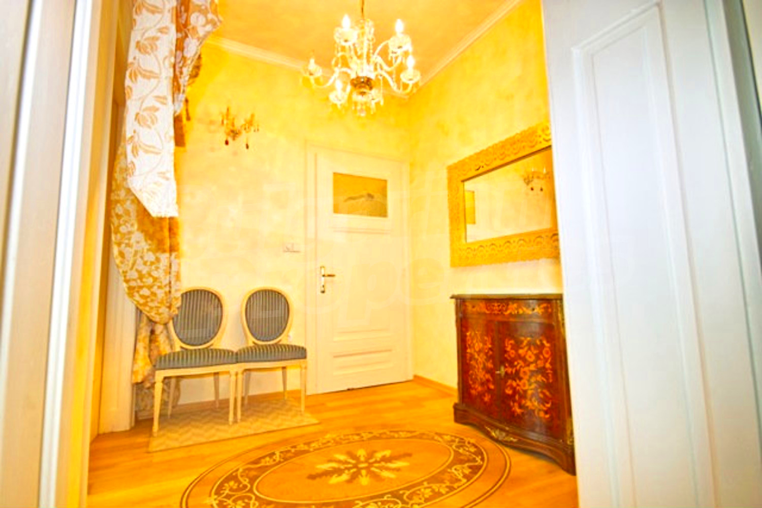 Gallery Picture 10