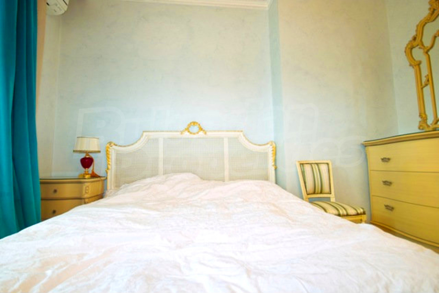 Gallery Picture 15