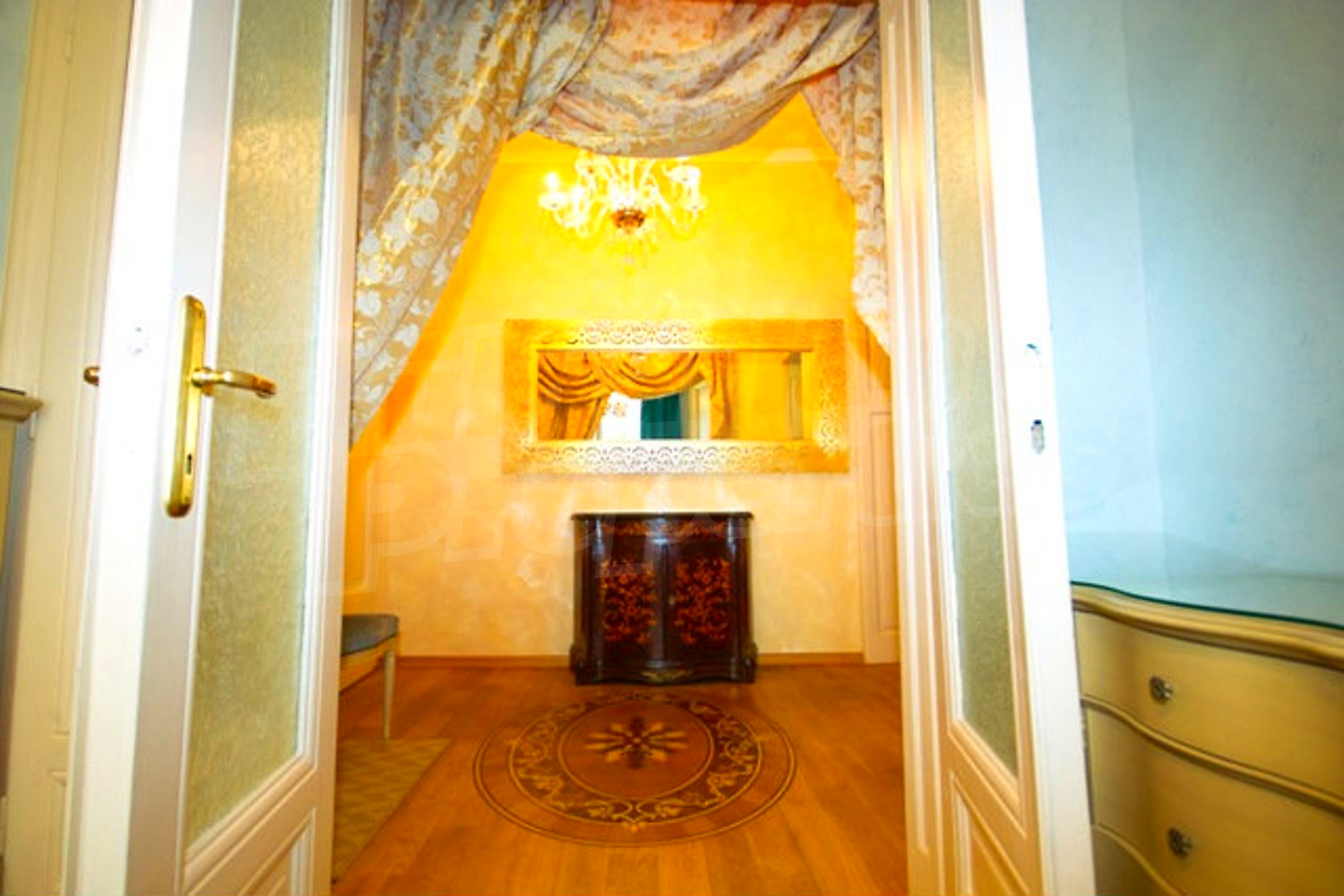 Gallery Picture 17