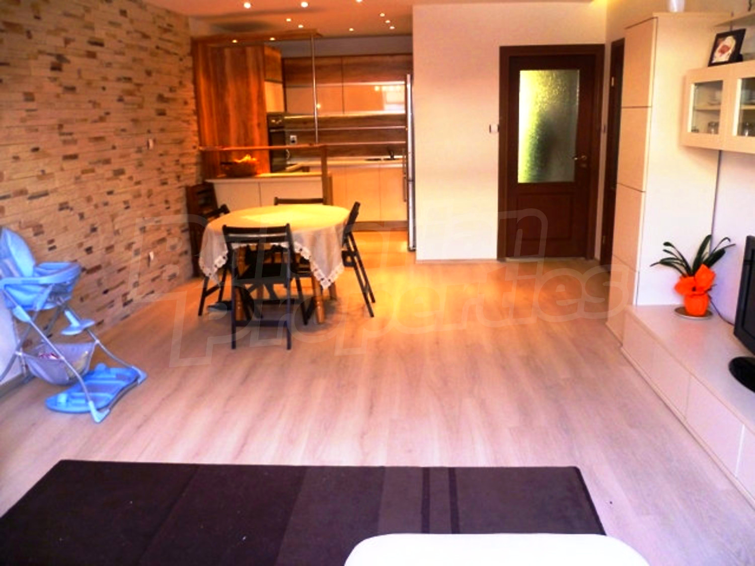 Gallery Picture 4